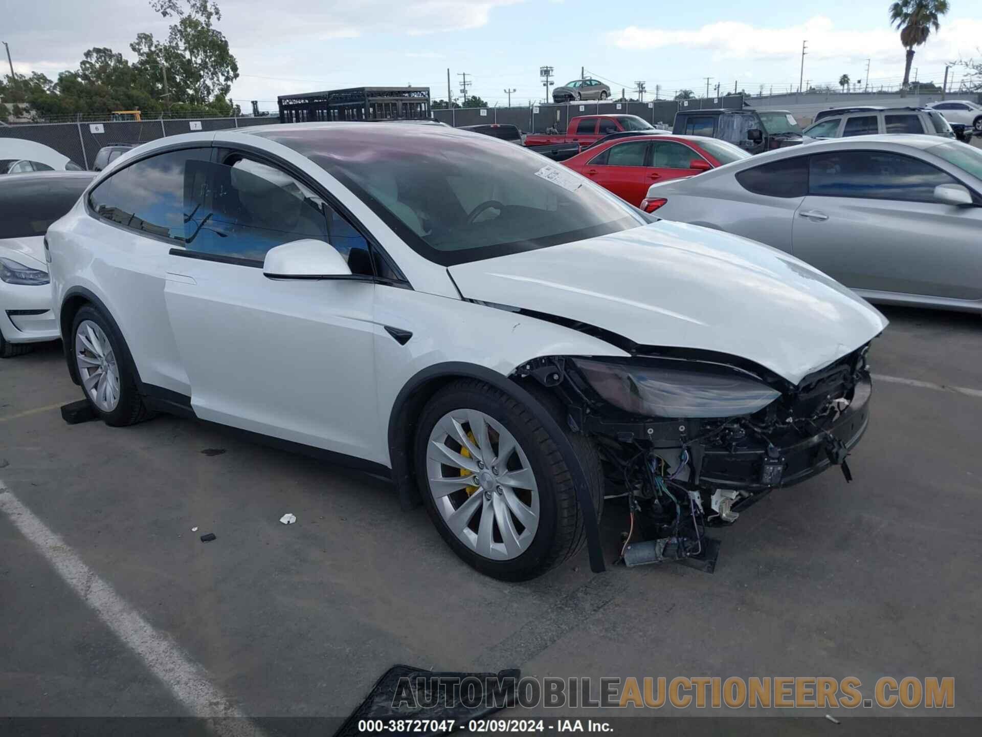 5YJXCAE2XLF220273 TESLA MODEL X 2020