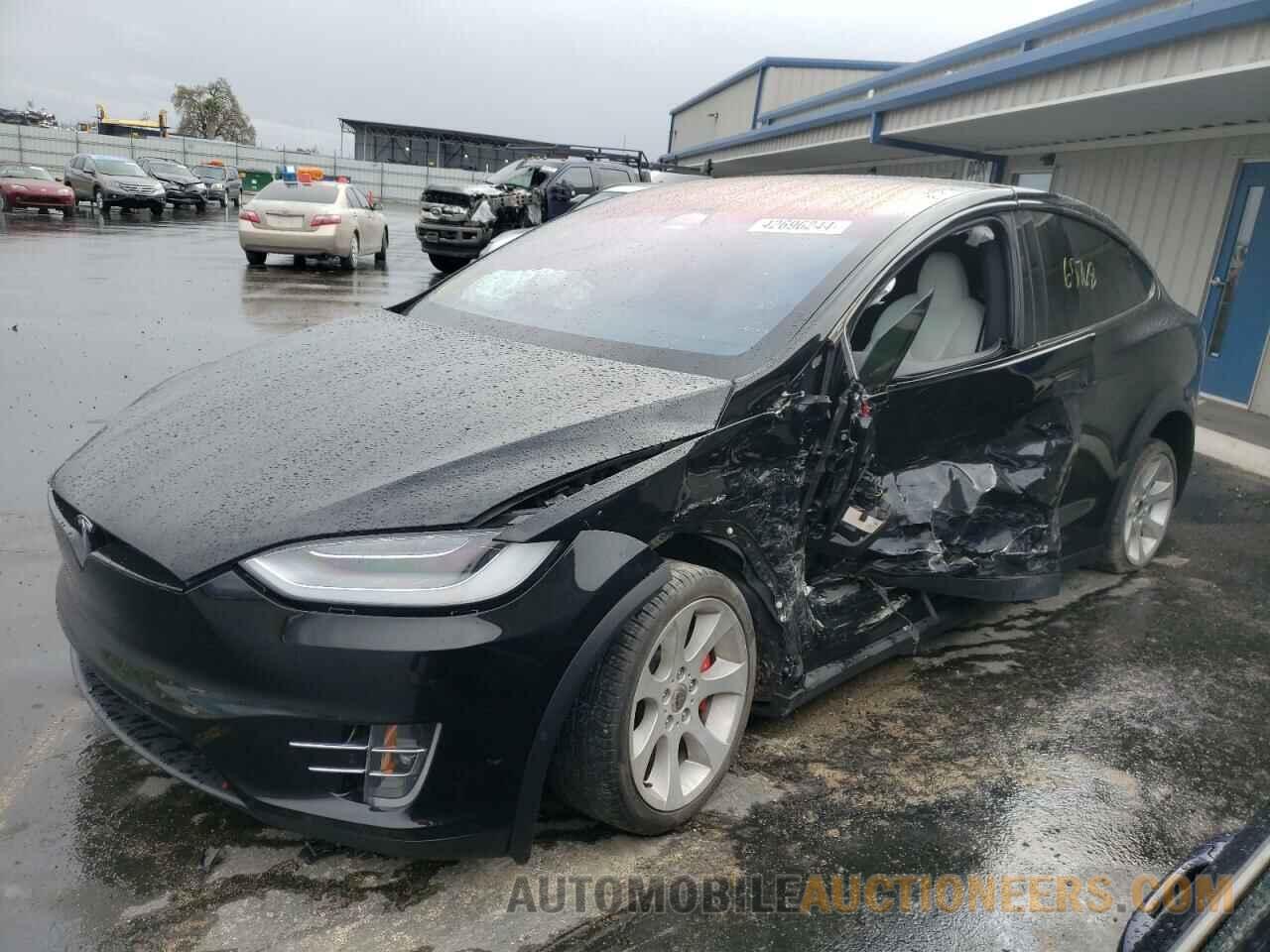 5YJXCAE41LF240011 TESLA MODEL X 2020