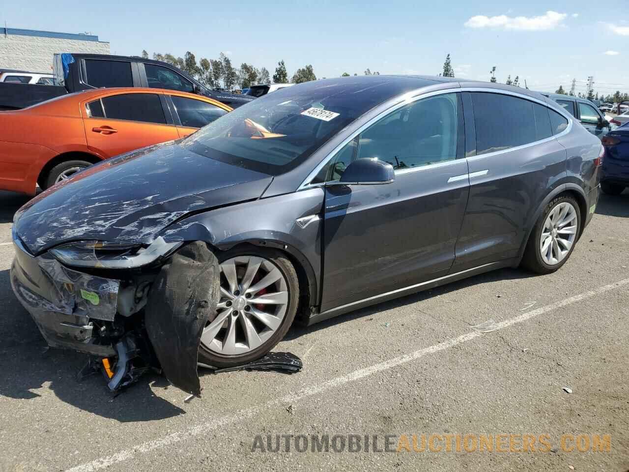 5YJXCAE43GF001064 TESLA MODEL X 2016