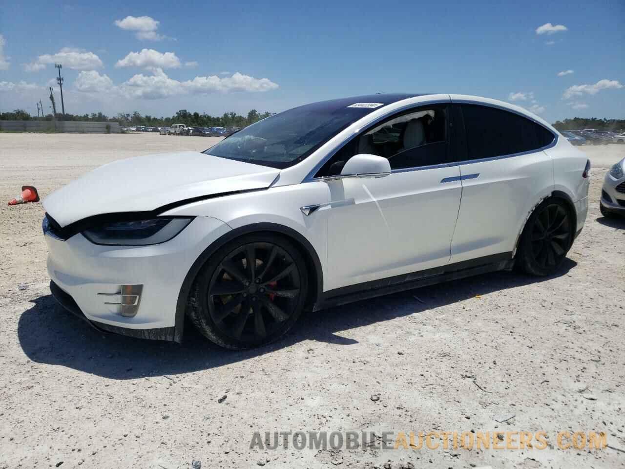 5YJXCAE45HF075748 TESLA MODEL X 2017