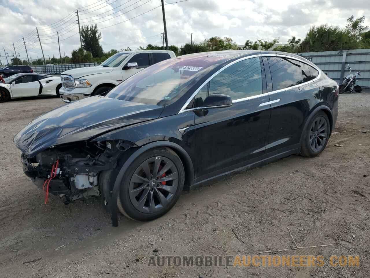 5YJXCAE4XHF051106 TESLA MODEL X 2017