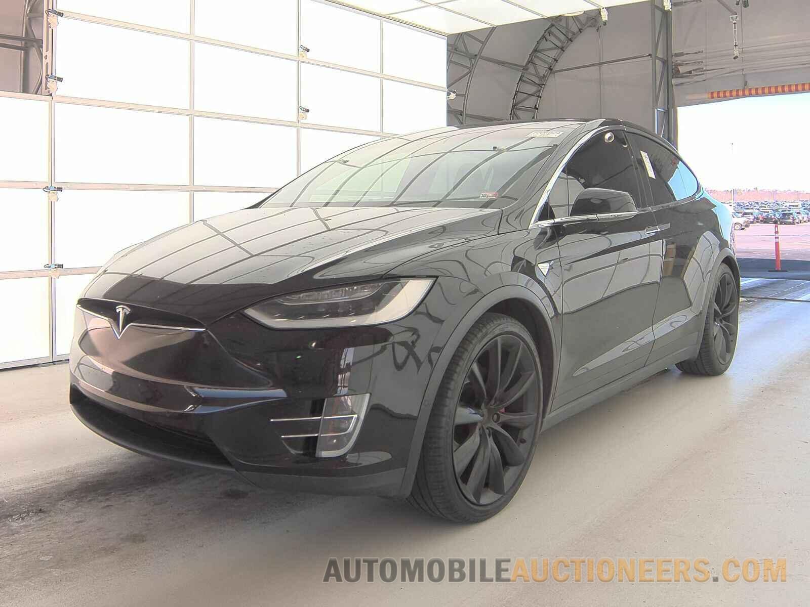 5YJXCAE4XHF068522 Tesla Model X 2017