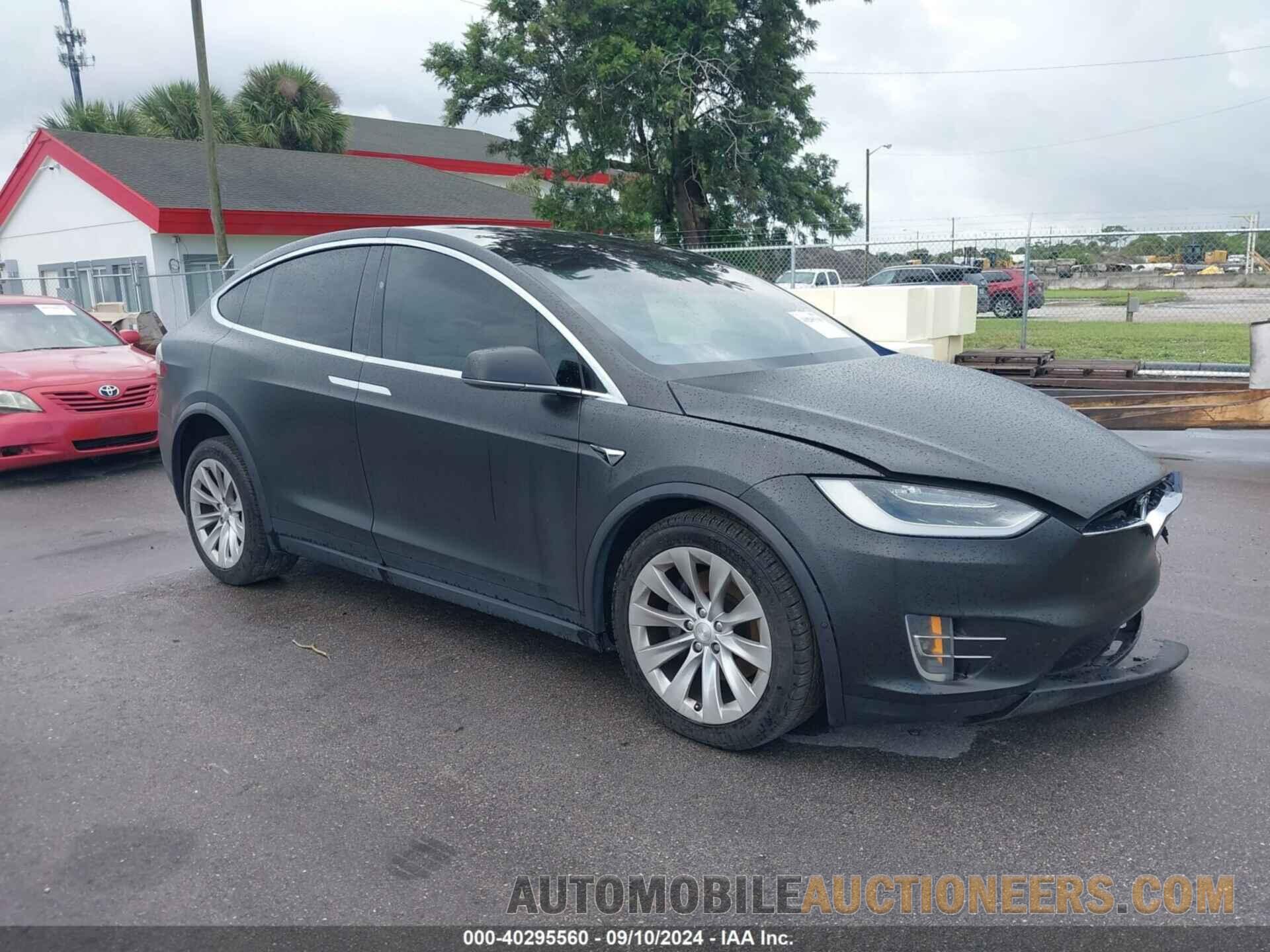 5YJXCBE20HF027238 TESLA MODEL X 2017