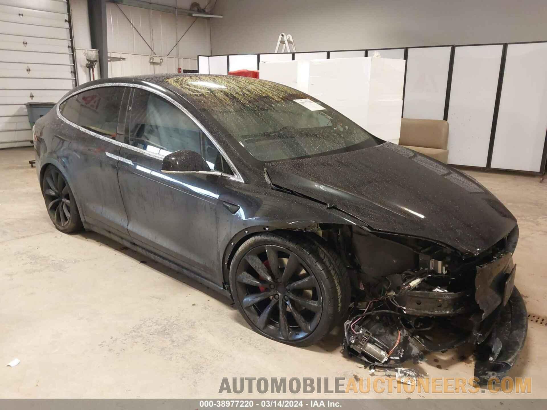 5YJXCBE20HF044072 TESLA MODEL X 2017