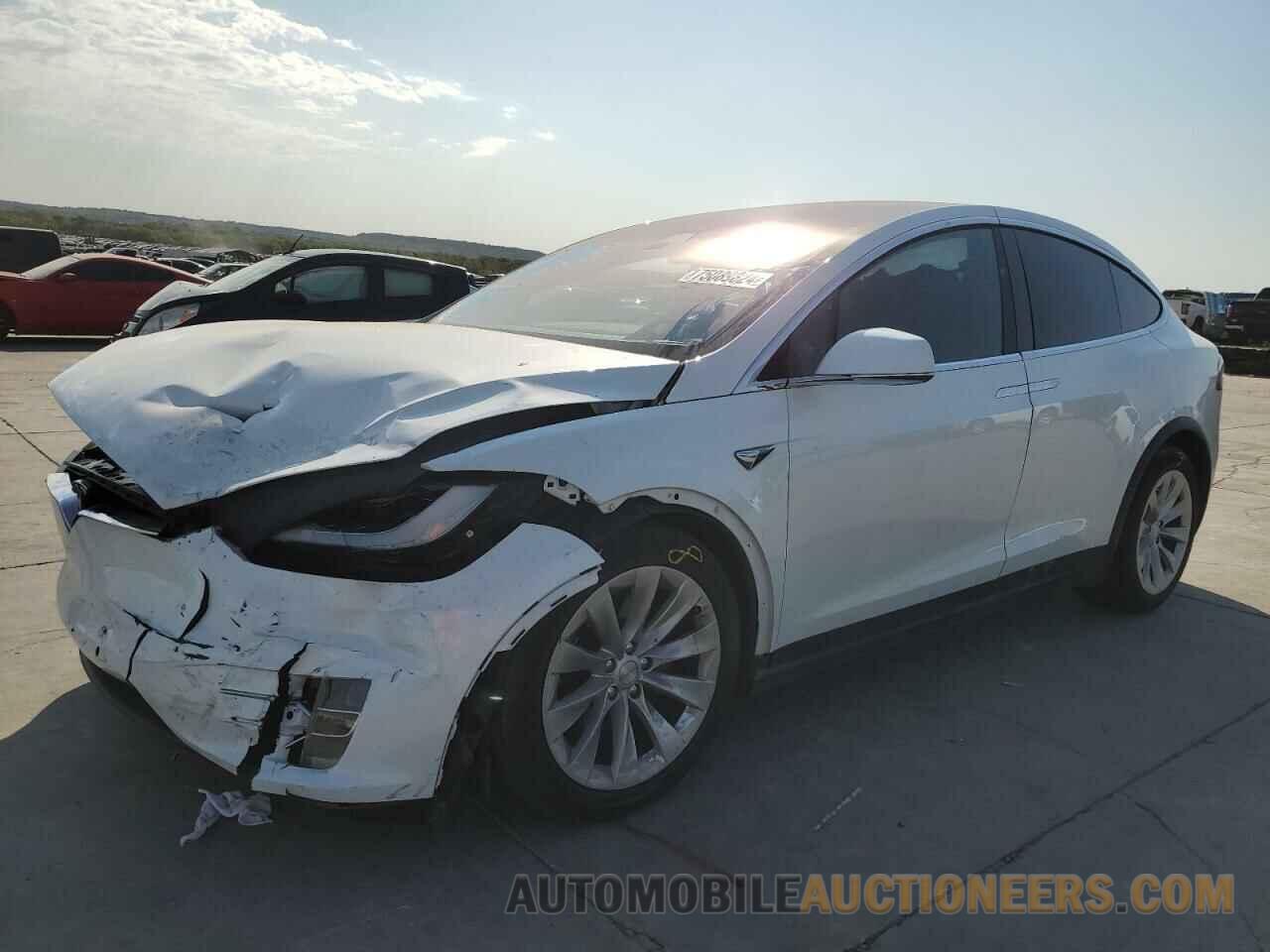 5YJXCBE20HF049272 TESLA MODEL X 2017