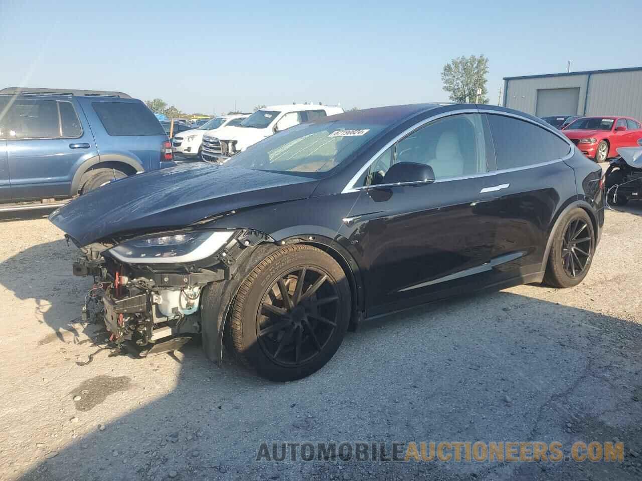 5YJXCBE20HF051054 TESLA MODEL X 2017