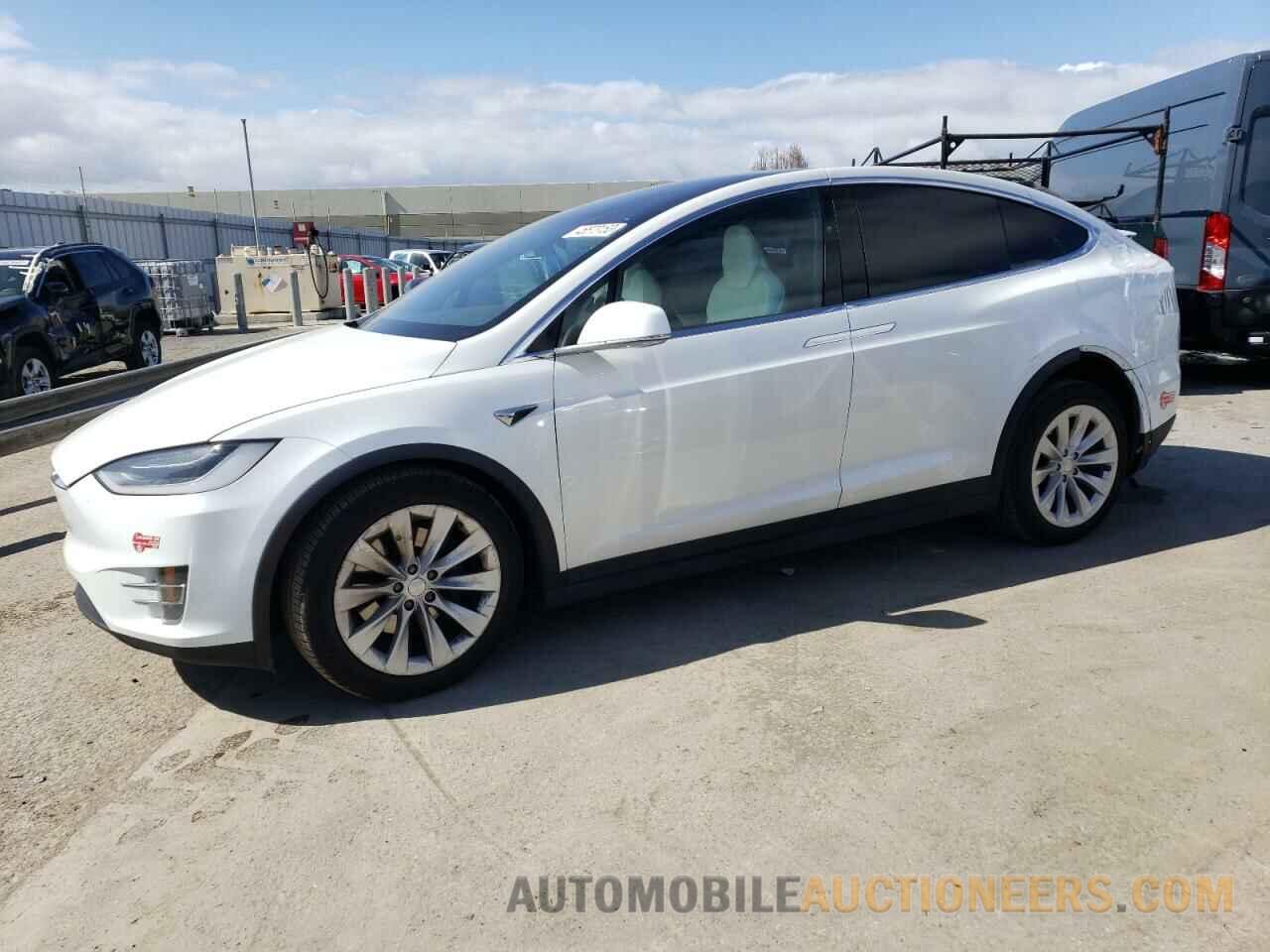 5YJXCBE20HF061342 TESLA MODEL X 2017