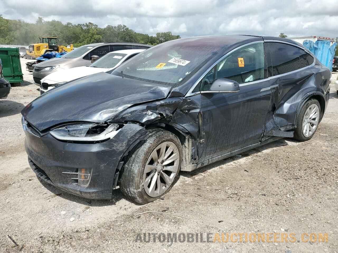 5YJXCBE20HF063365 TESLA MODEL X 2017