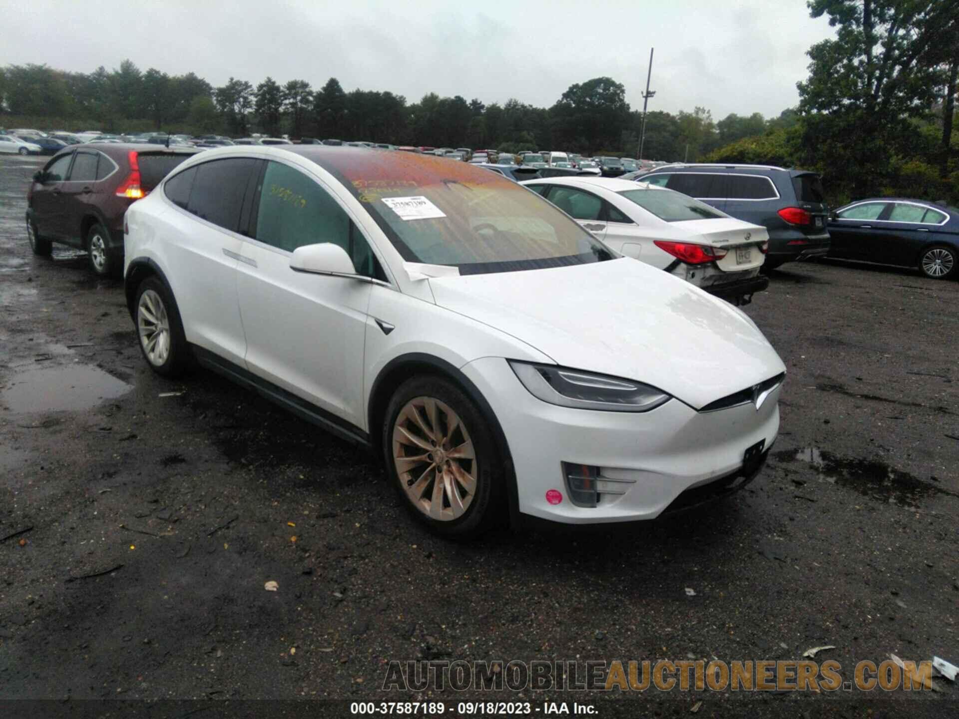 5YJXCBE20HF065102 TESLA MODEL X 2017