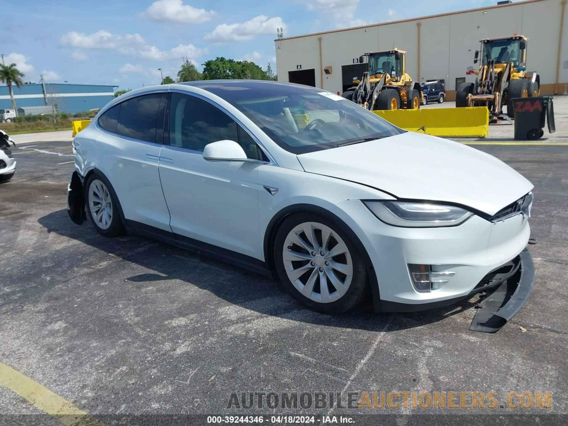 5YJXCBE20HF070252 TESLA MODEL X 2017