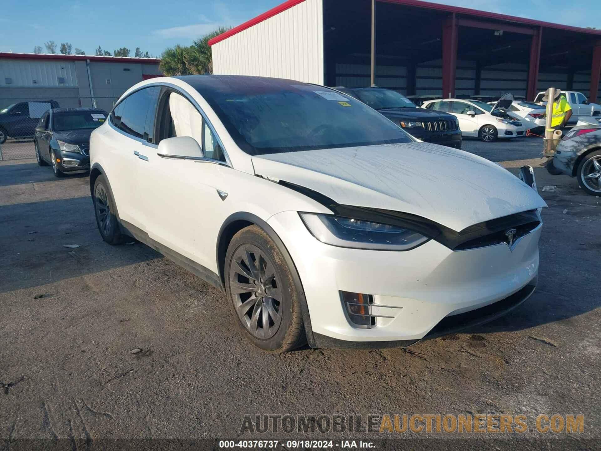 5YJXCBE20HF077069 TESLA MODEL X 2017