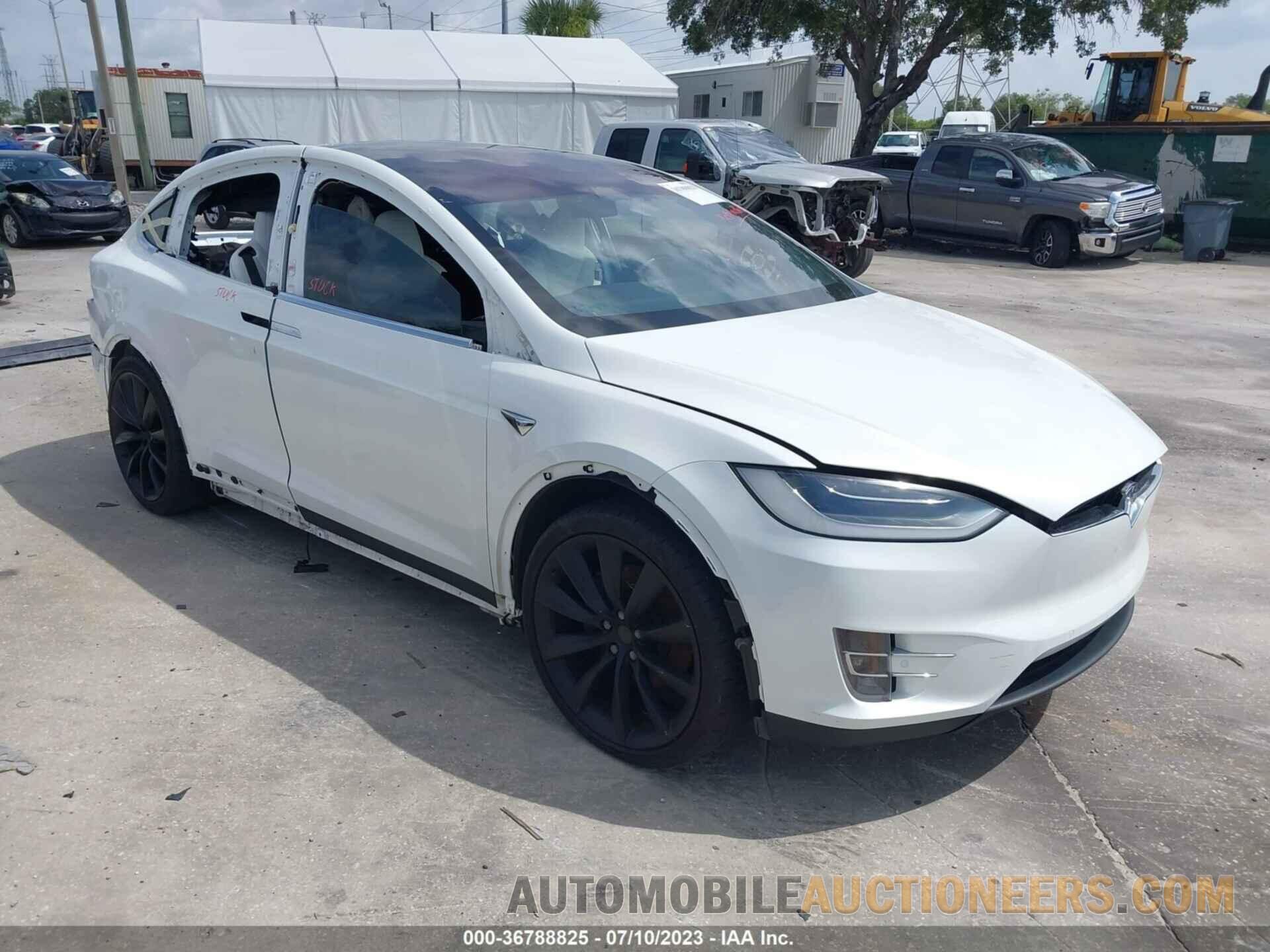 5YJXCBE20JF088014 TESLA MODEL X 2018