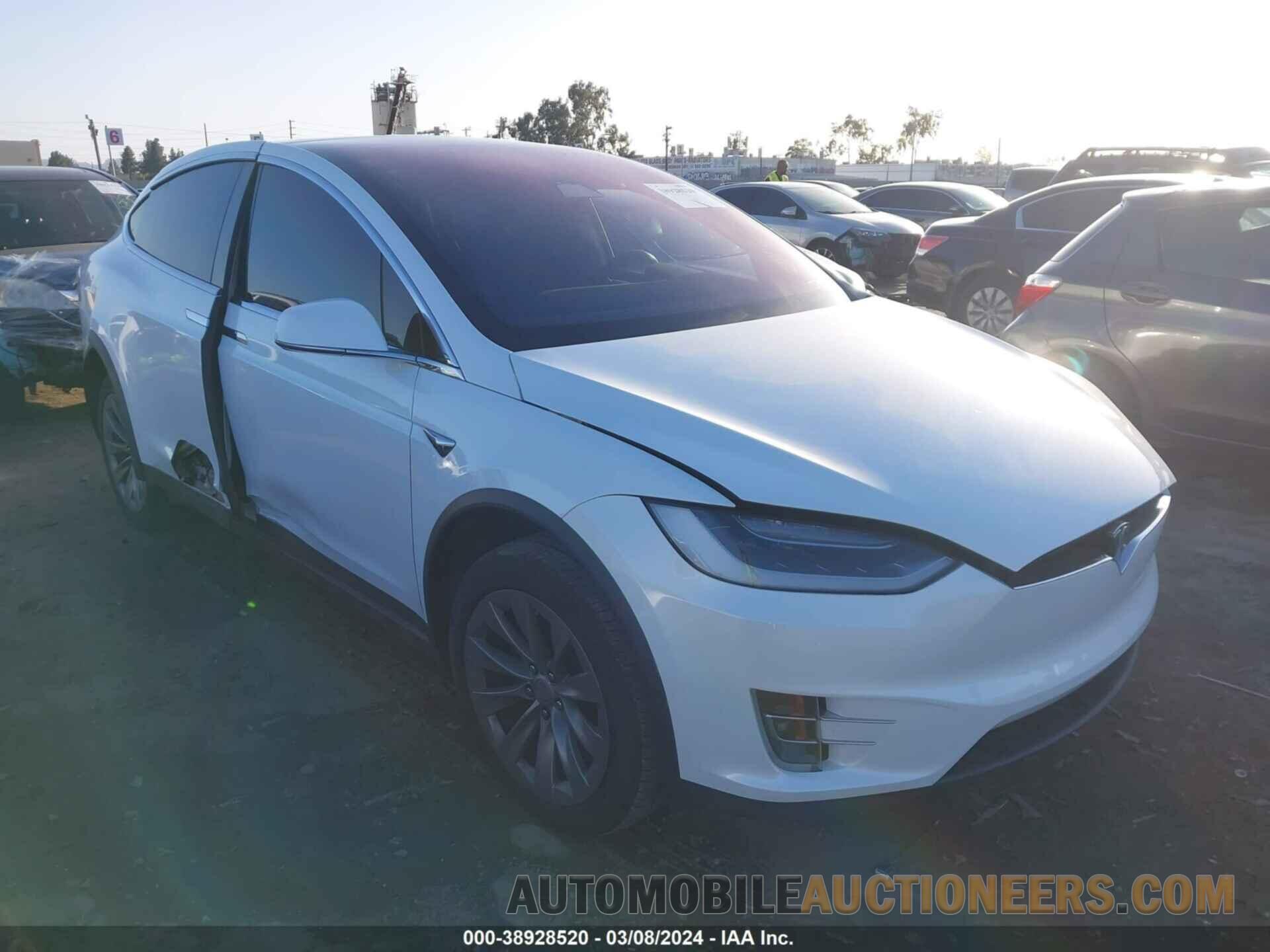 5YJXCBE20JF115857 TESLA MODEL X 2018