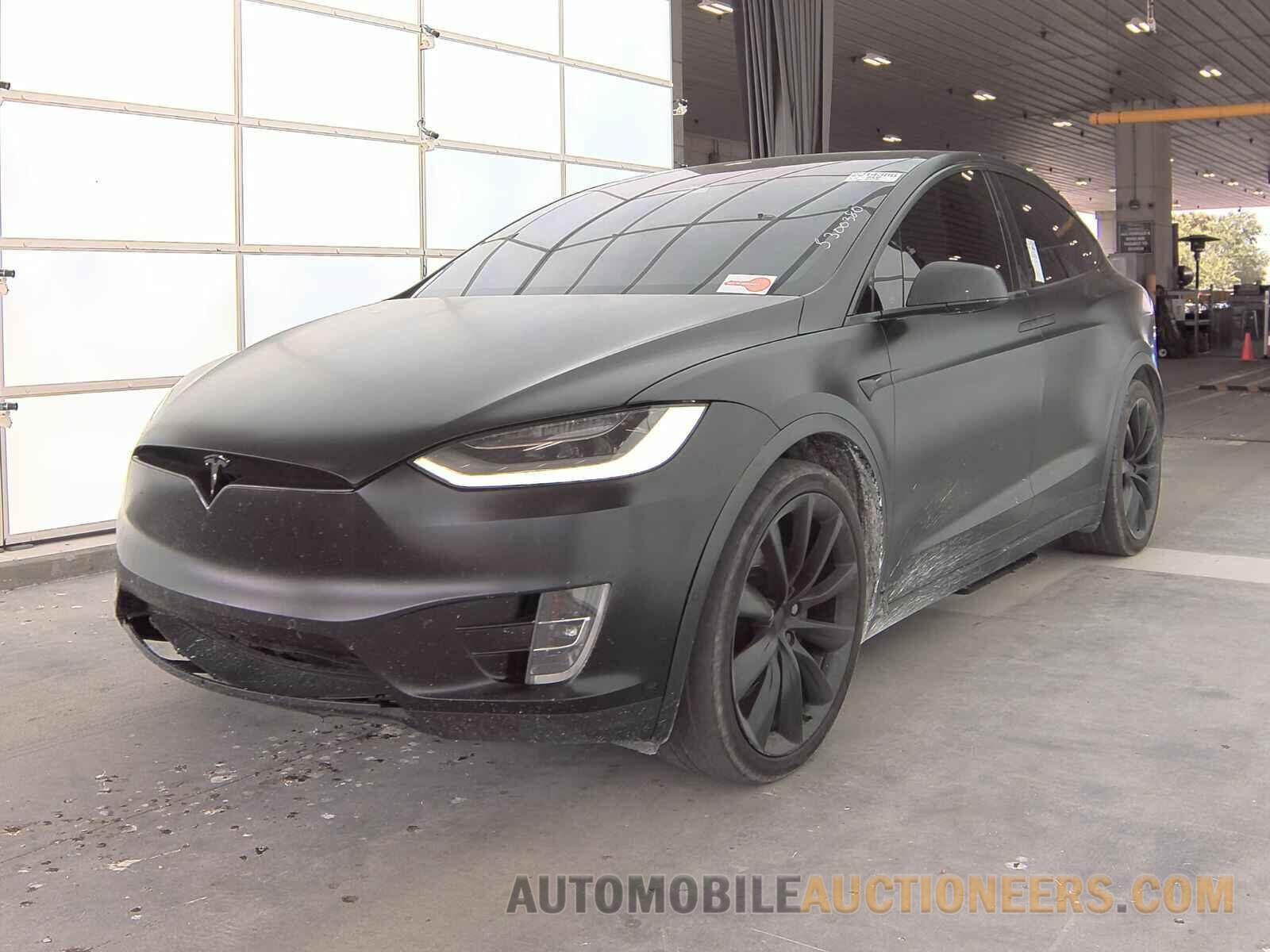 5YJXCBE20LF235127 Tesla Model X 2020