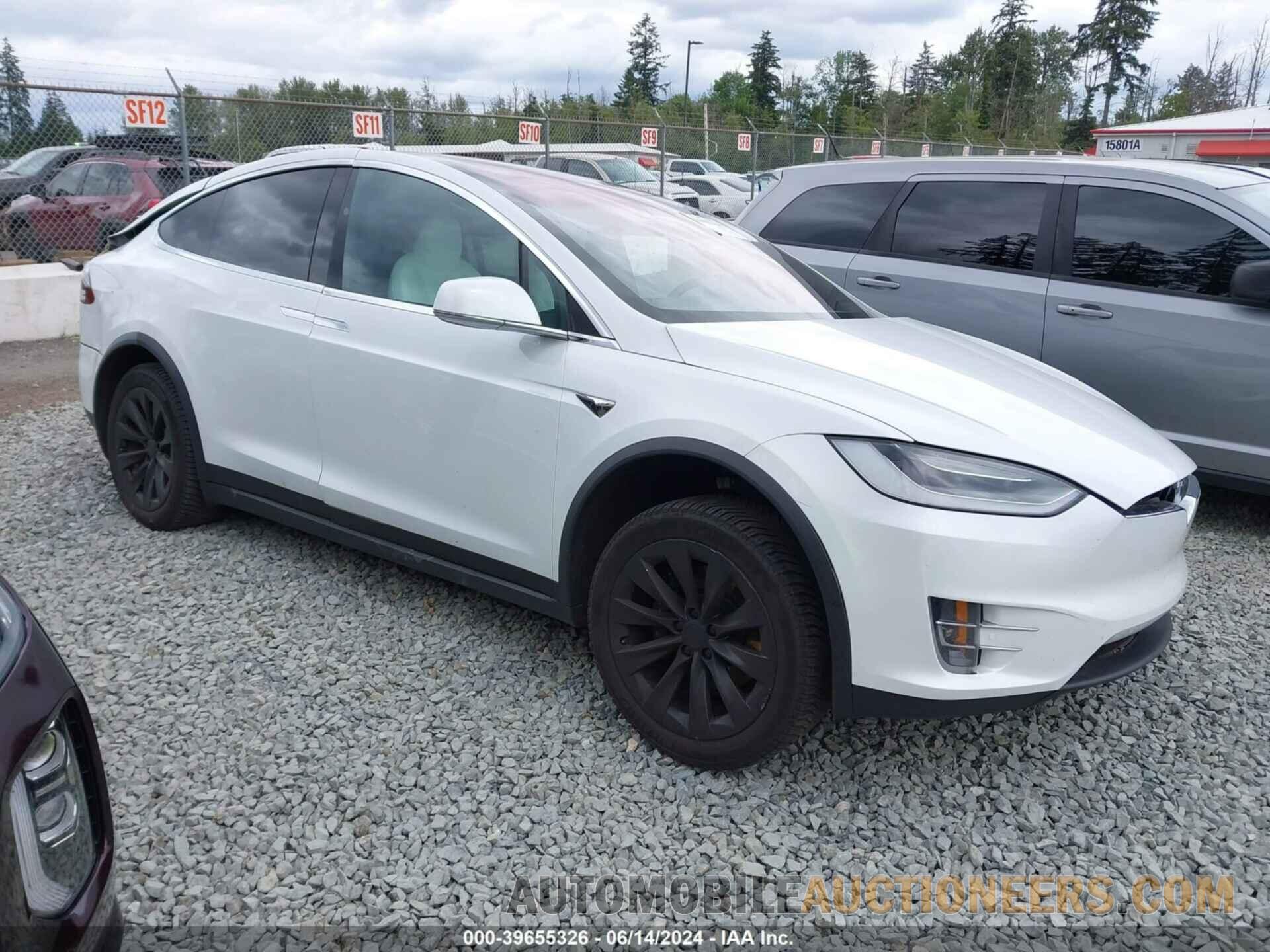 5YJXCBE20LF302812 TESLA MODEL X 2020