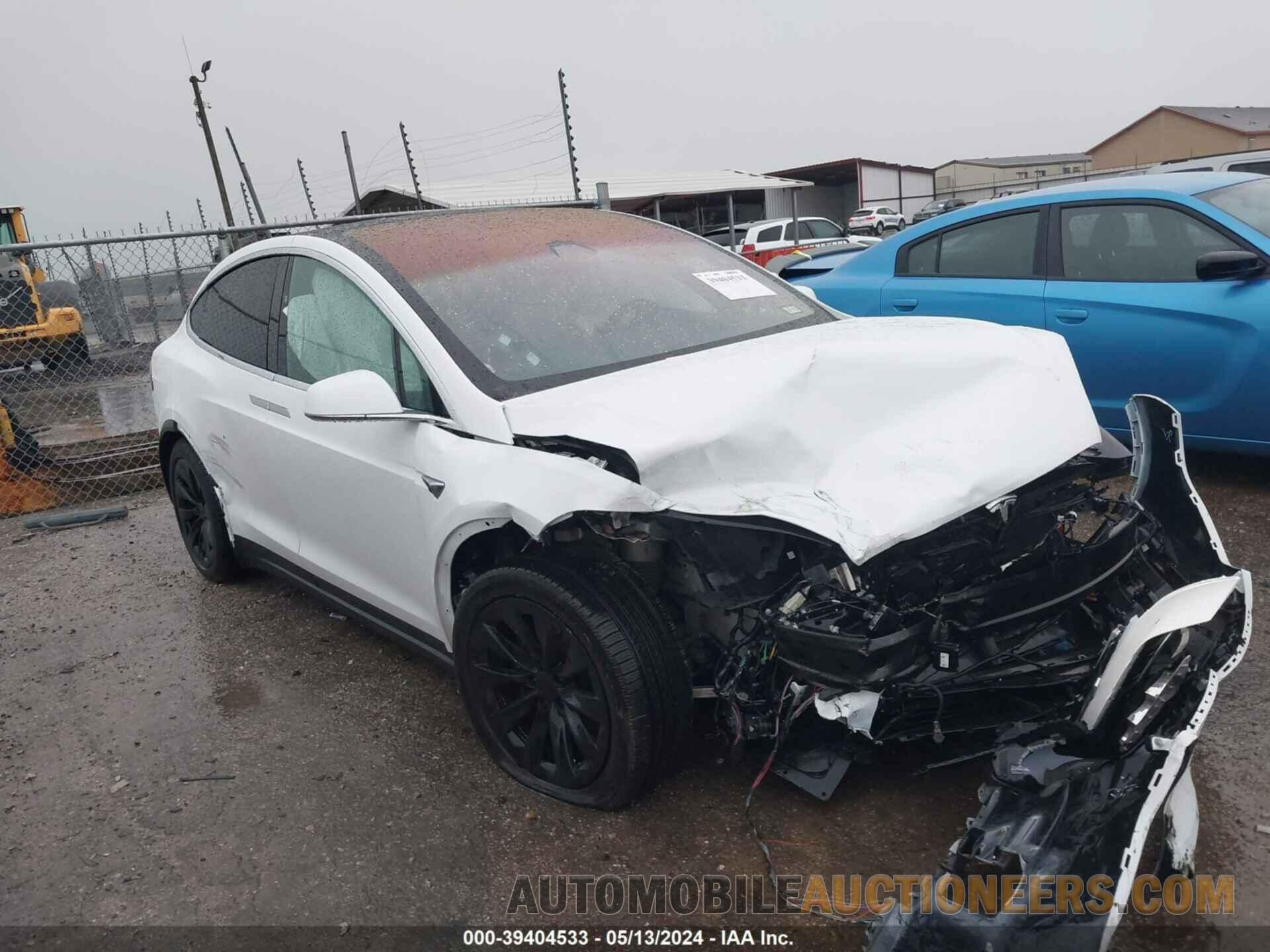 5YJXCBE21HF039348 TESLA MODEL X 2017