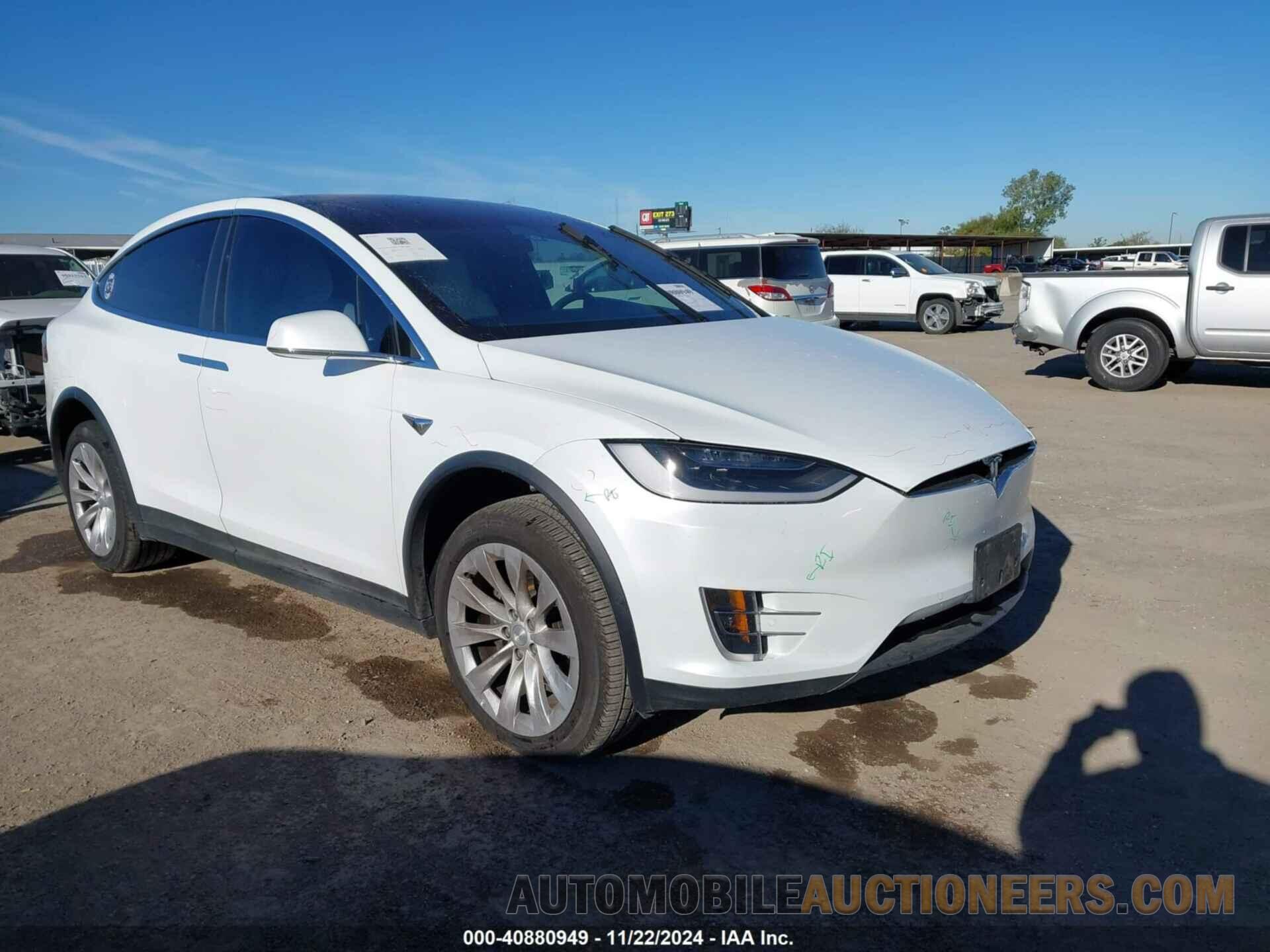 5YJXCBE21HF065092 TESLA MODEL X 2017