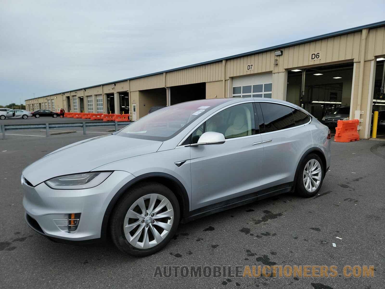 5YJXCBE21JF123983 Tesla Model X 2018