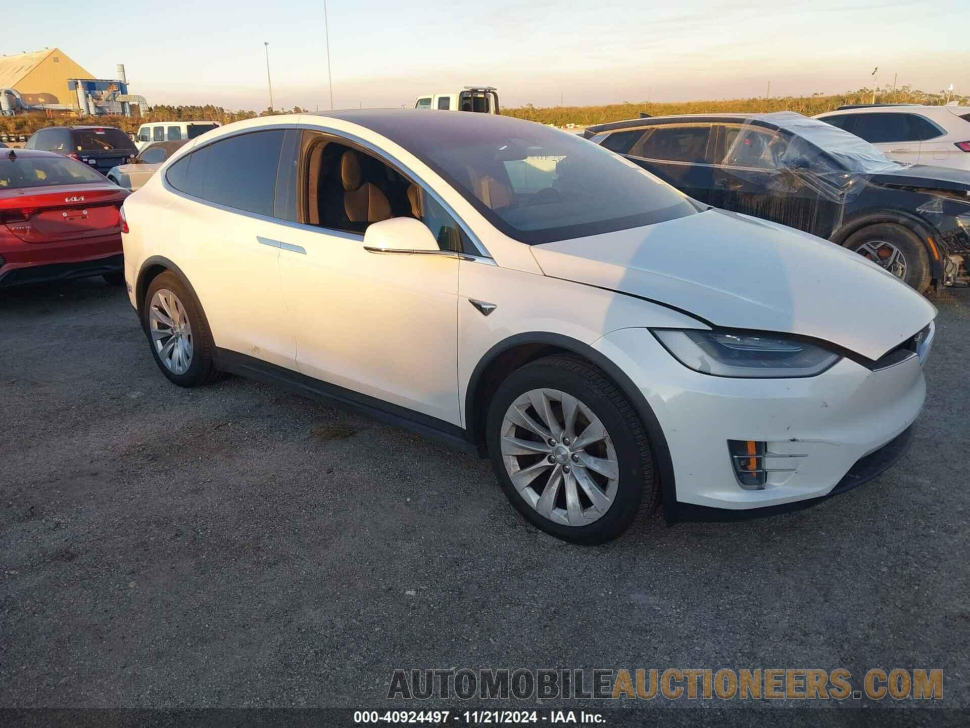 5YJXCBE21LF260926 TESLA MODEL X 2020