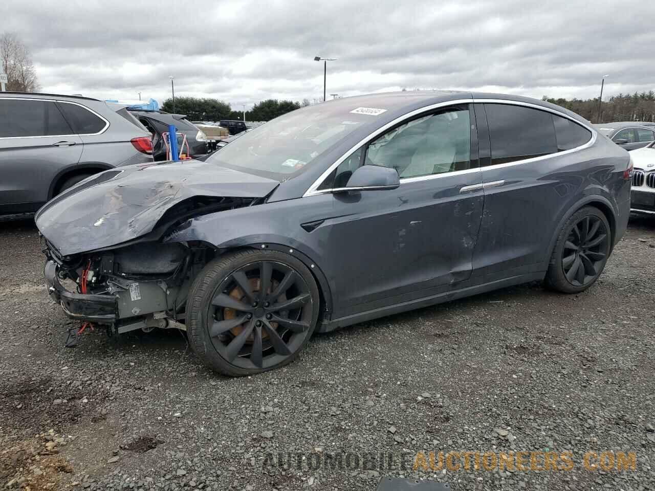 5YJXCBE22HF044929 TESLA MODEL X 2017