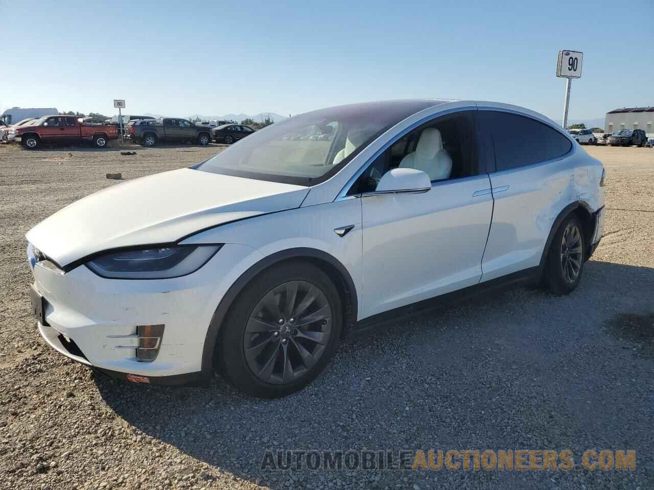 5YJXCBE22HF050407 TESLA MODEL X 2017