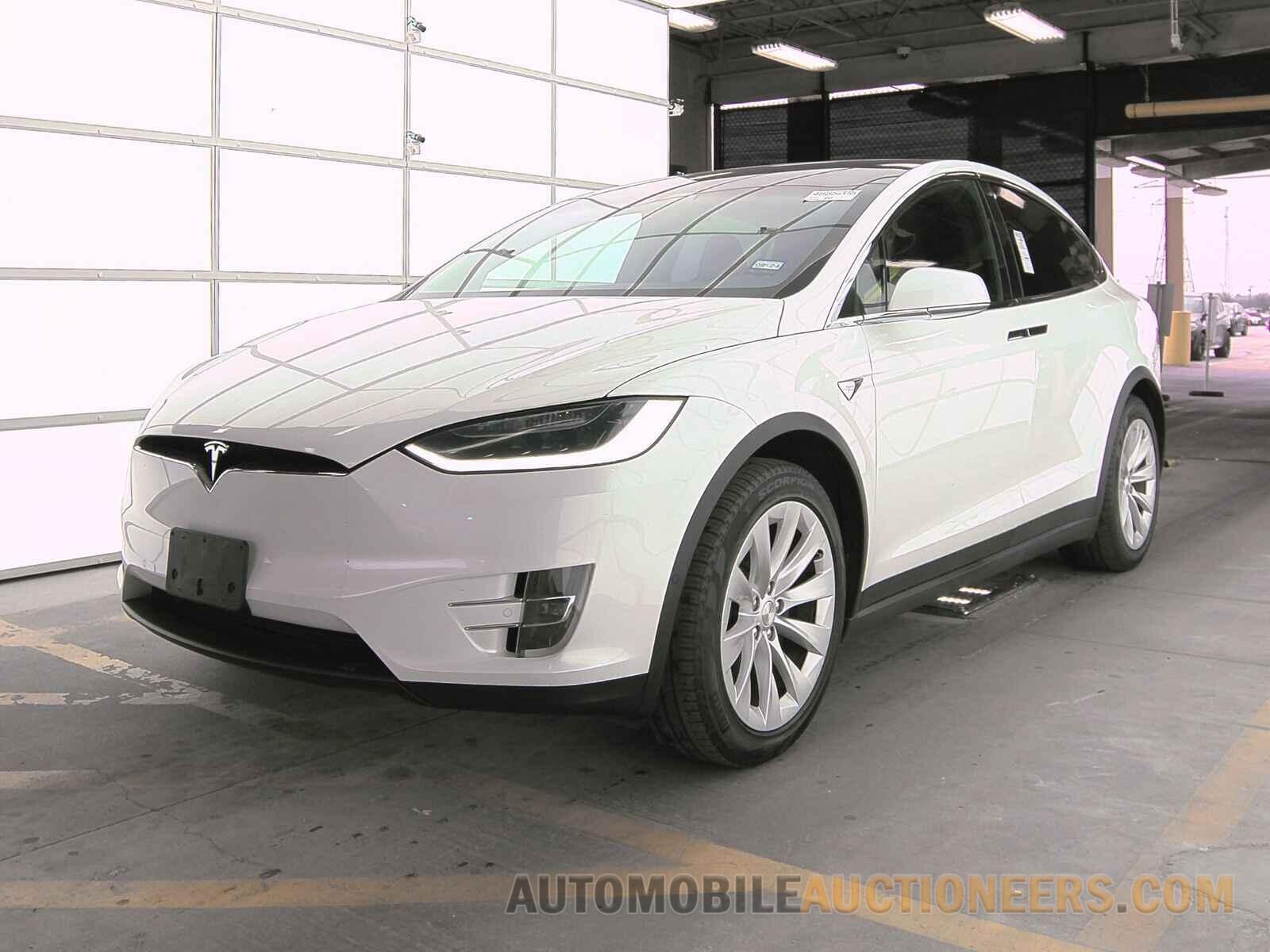 5YJXCBE22HF053498 Tesla Model X 2017