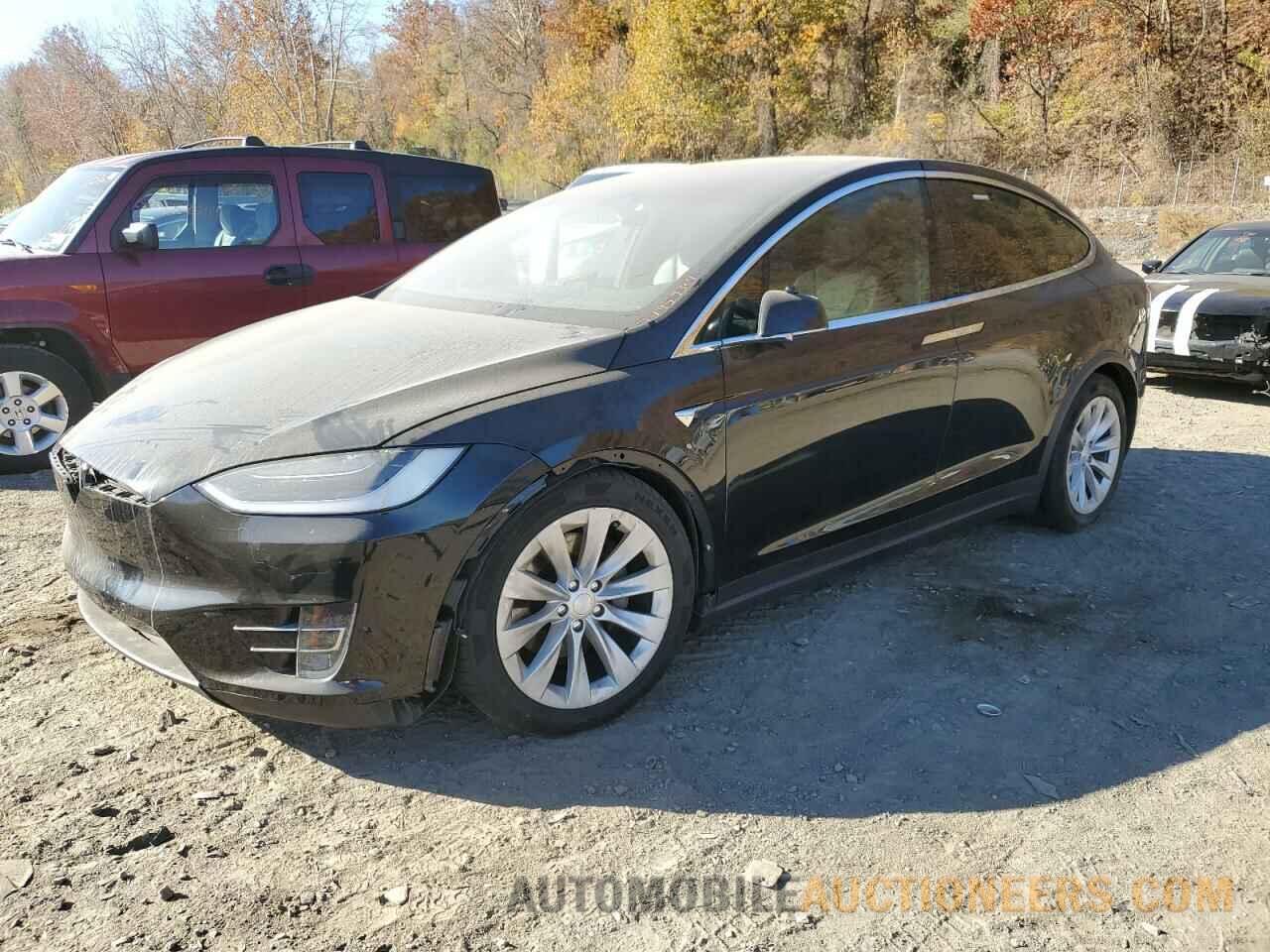 5YJXCBE22HF055641 TESLA MODEL X 2017