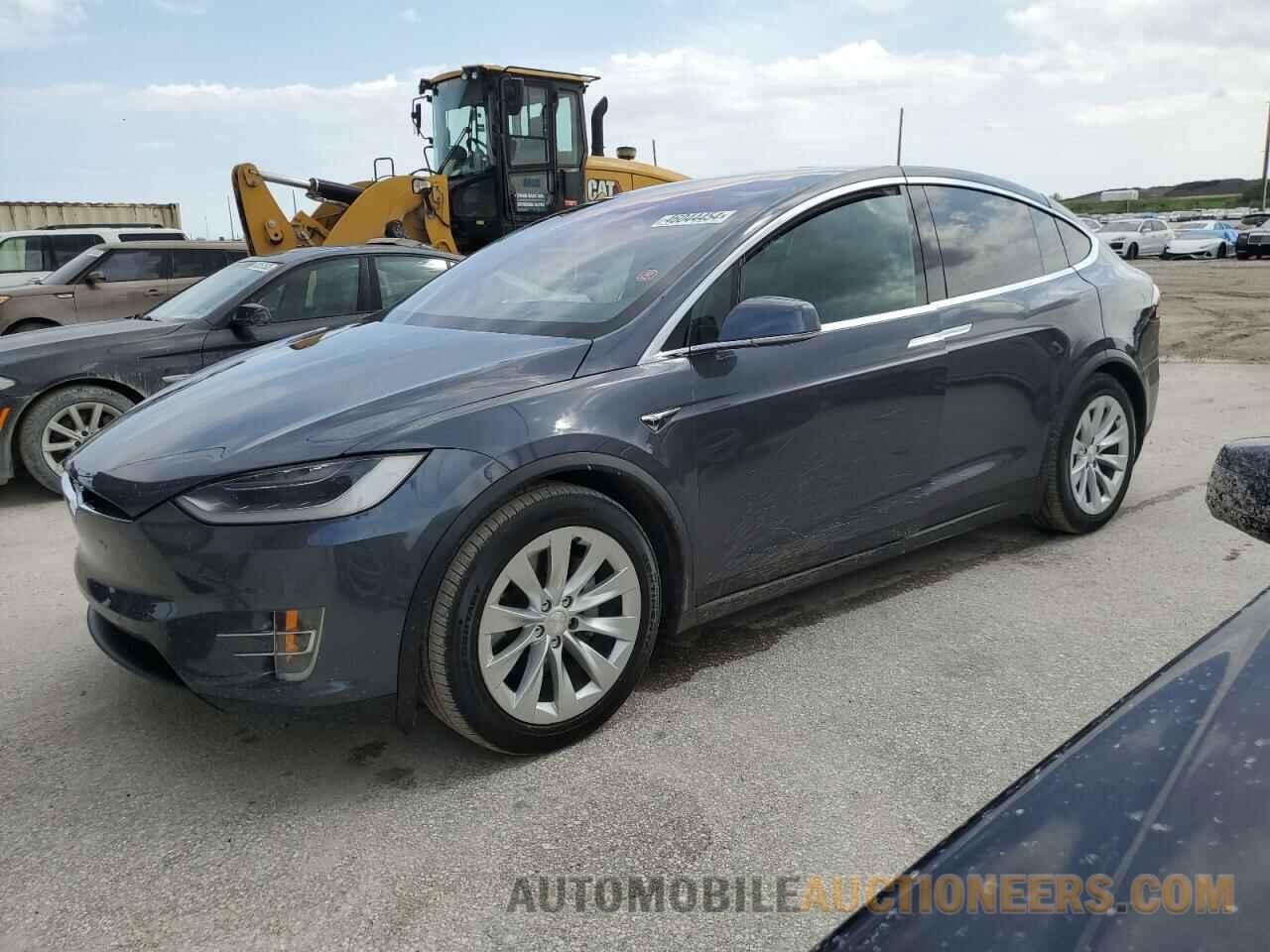 5YJXCBE22HF072844 TESLA MODEL X 2017