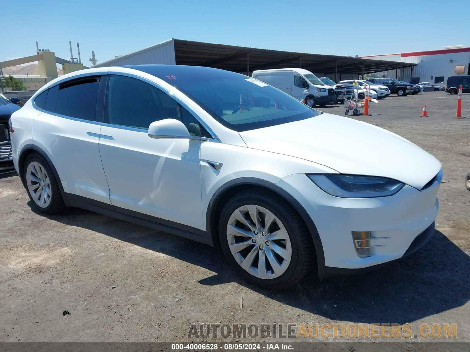 5YJXCBE22JF101300 TESLA MODEL X 2018