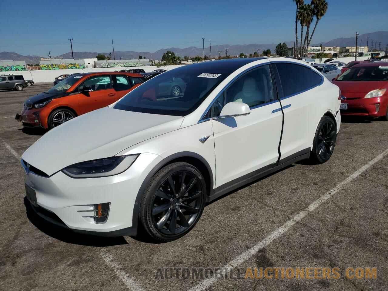 5YJXCBE22JF102477 TESLA MODEL X 2018