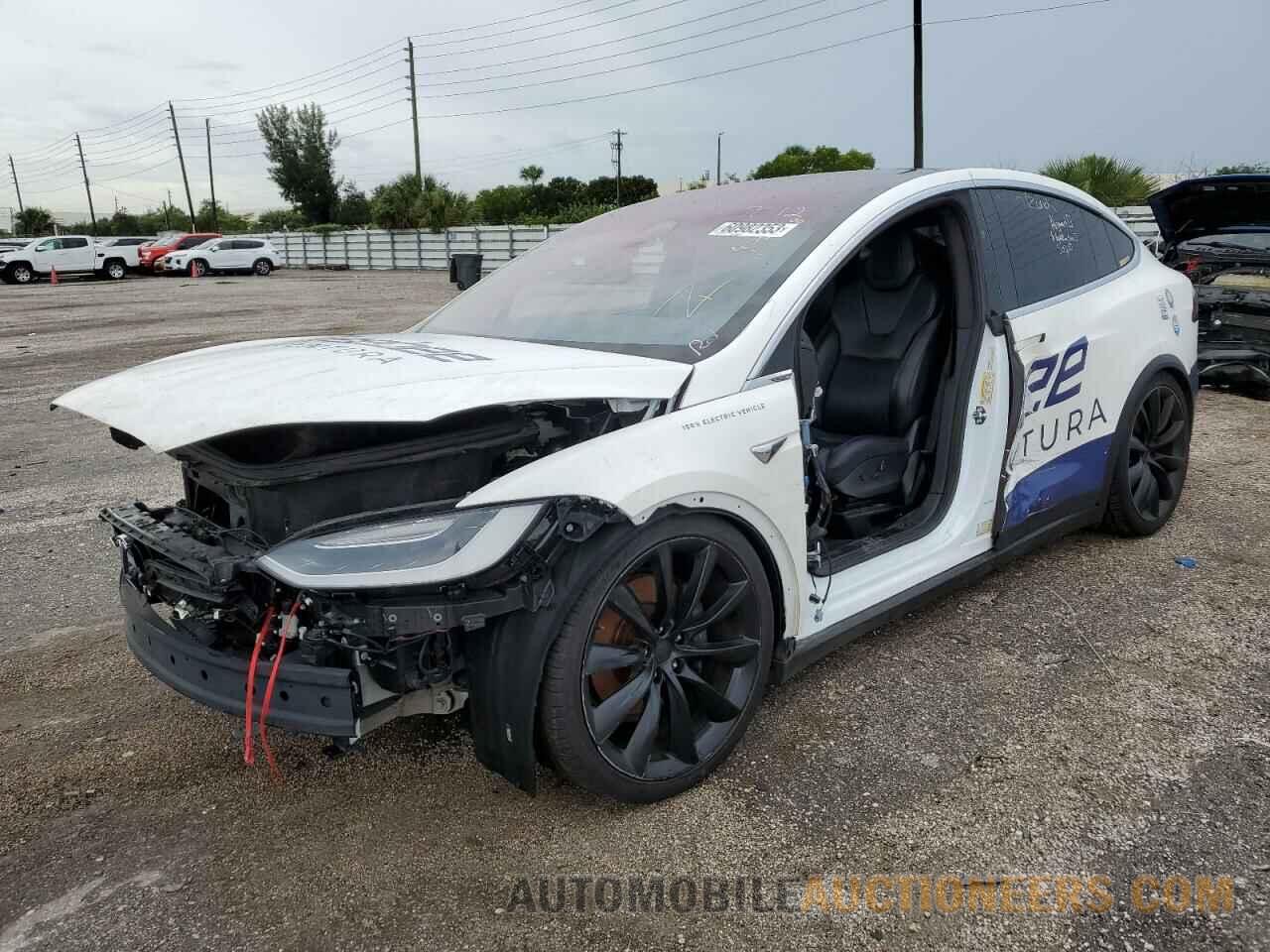 5YJXCBE22JF121126 TESLA MODEL X 2018