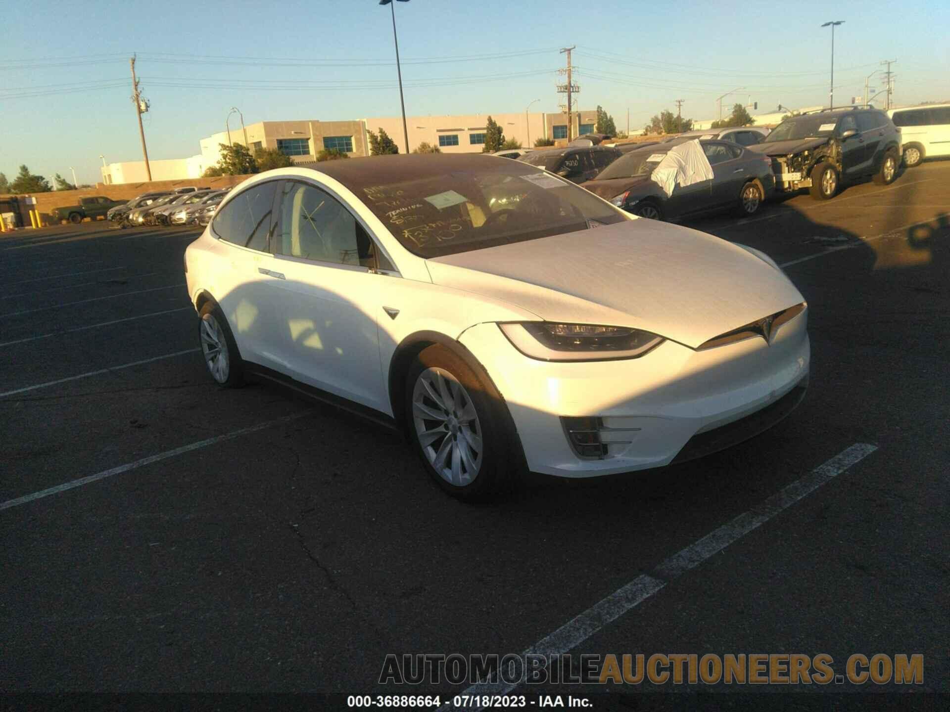 5YJXCBE22JF121286 TESLA MODEL X 2018