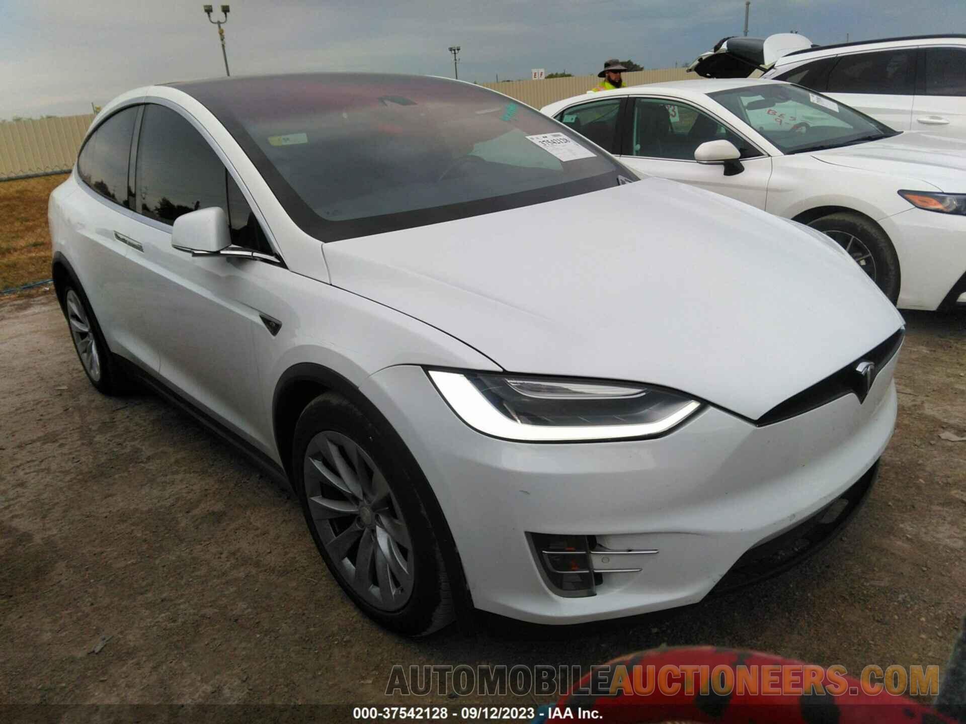 5YJXCBE23GF021089 TESLA MODEL X 2016