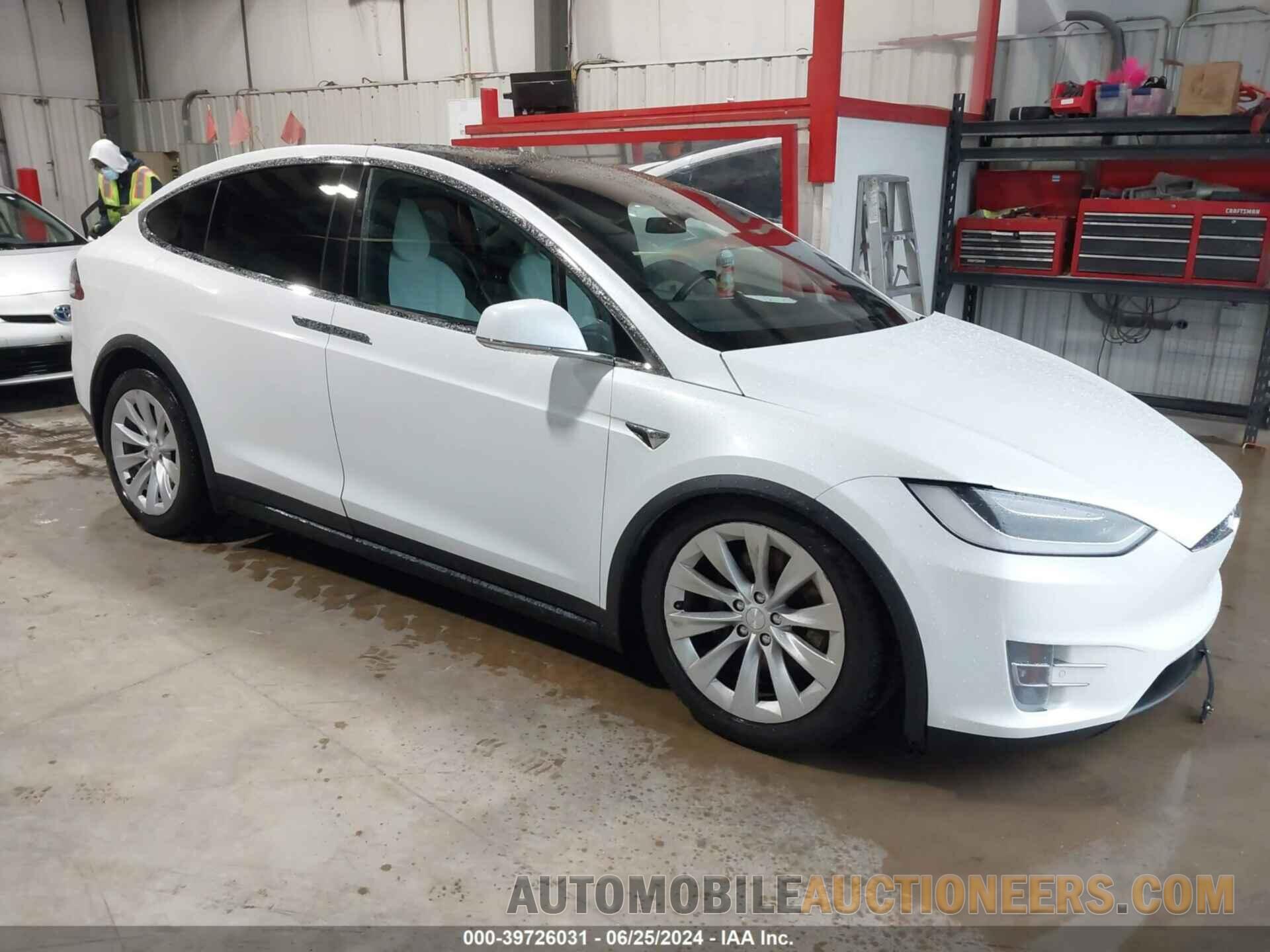 5YJXCBE23HF055745 TESLA MODEL X 2017