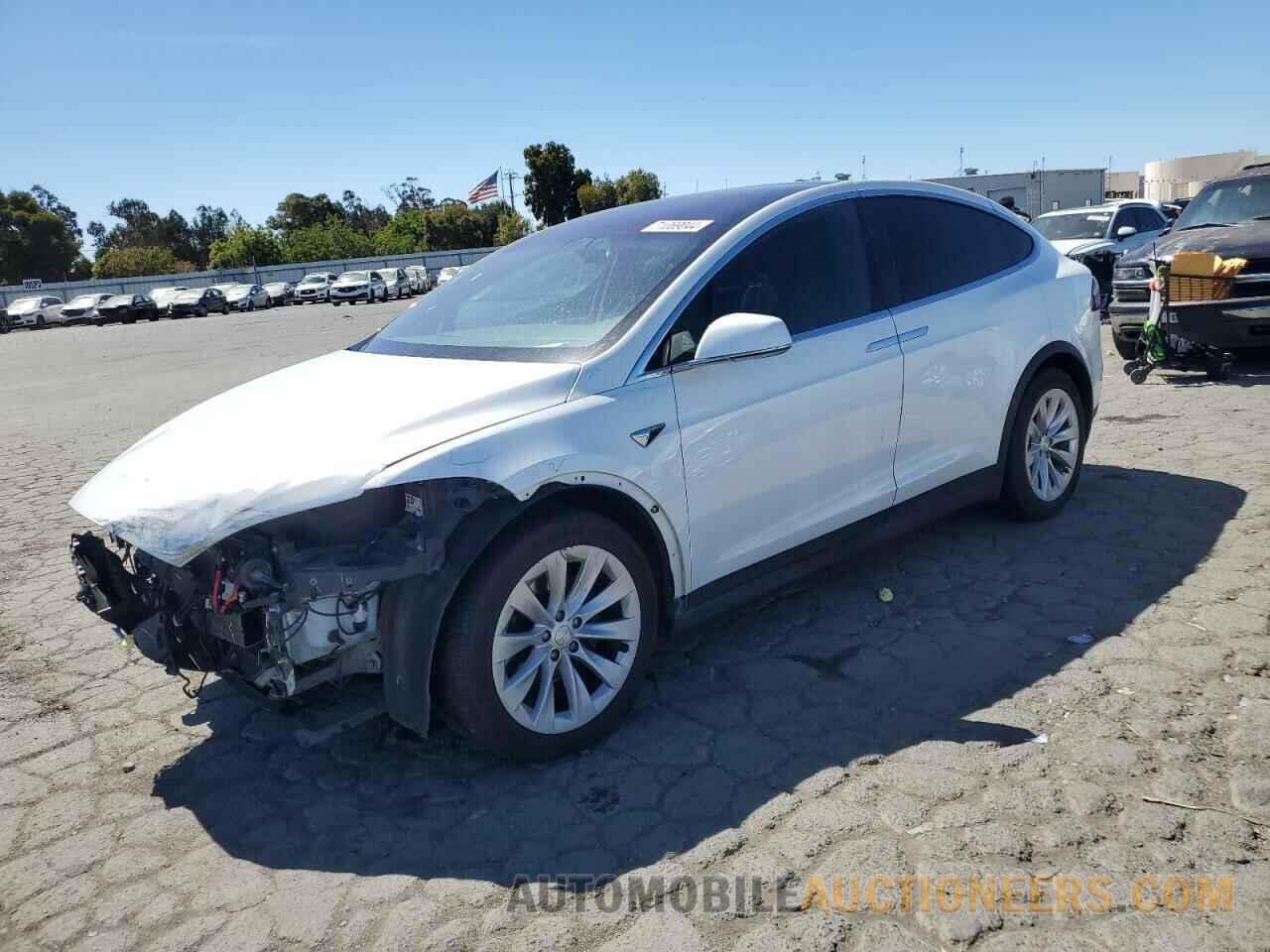 5YJXCBE23HF056183 TESLA MODEL X 2017