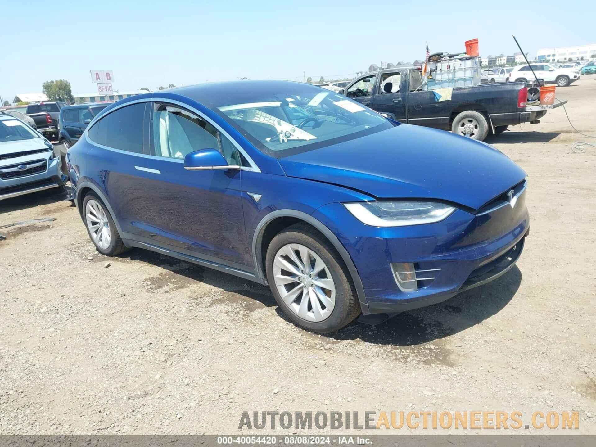 5YJXCBE24HF044656 TESLA MODEL X 2017