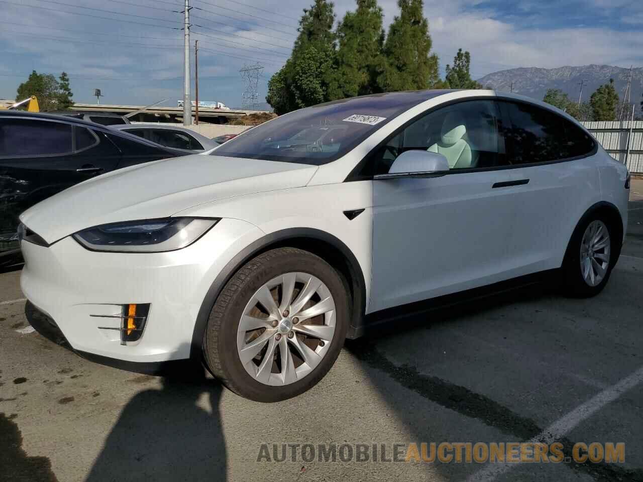 5YJXCBE24HF048030 TESLA MODEL X 2017