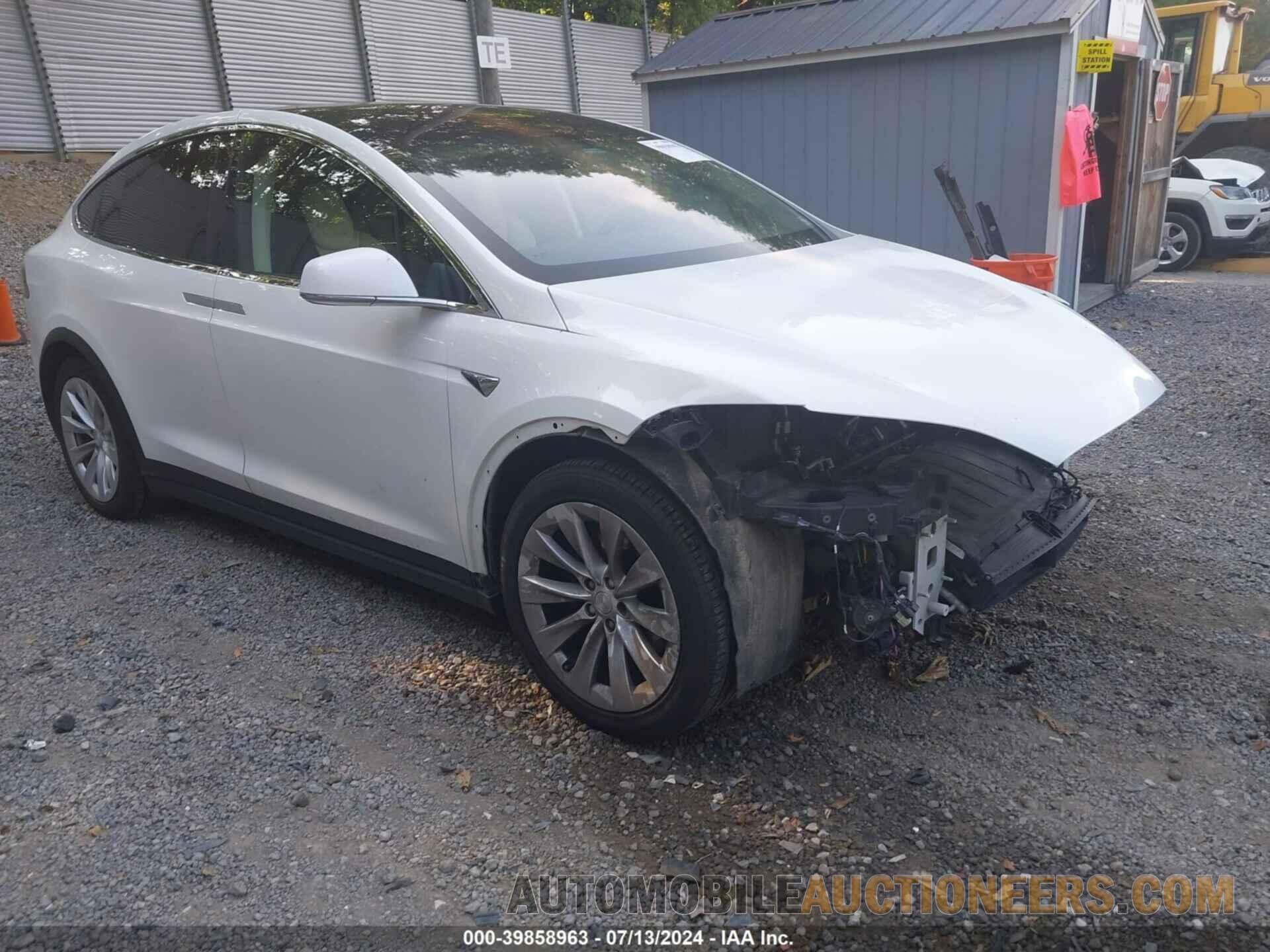 5YJXCBE24HF073218 TESLA MODEL X 2017