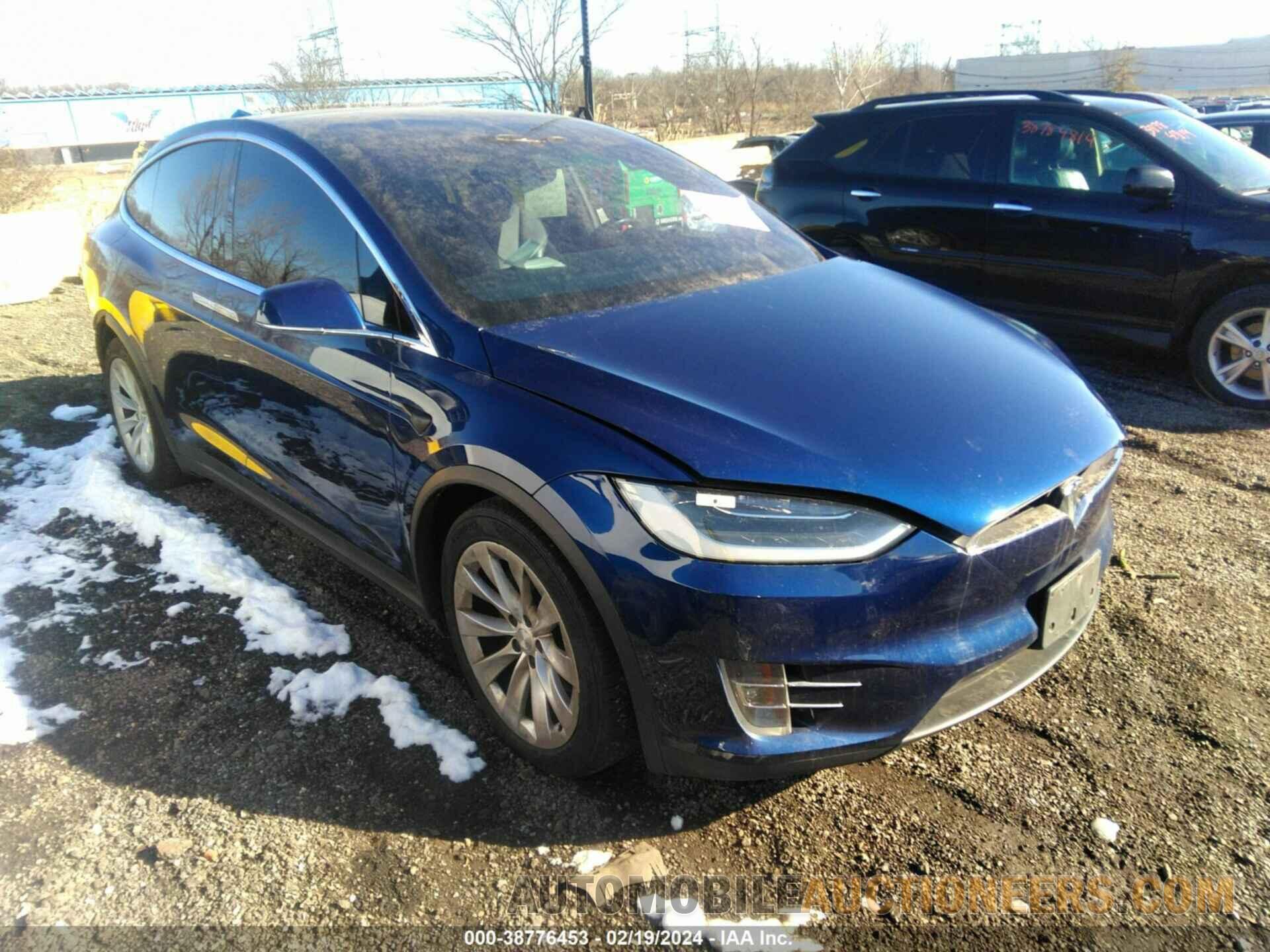 5YJXCBE24HF076023 TESLA MODEL X 2017