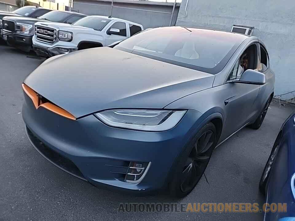 5YJXCBE24JF085827 Tesla Model X 2018