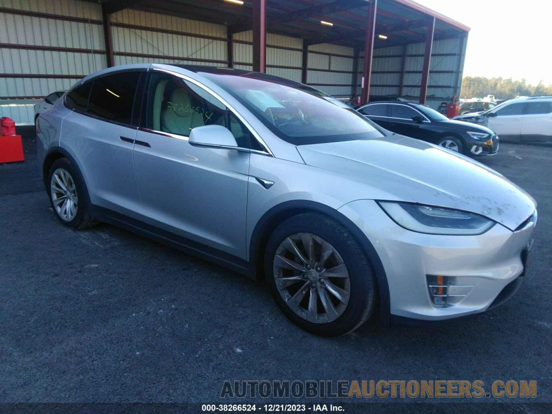 5YJXCBE24JF090977 TESLA MODEL X 2018