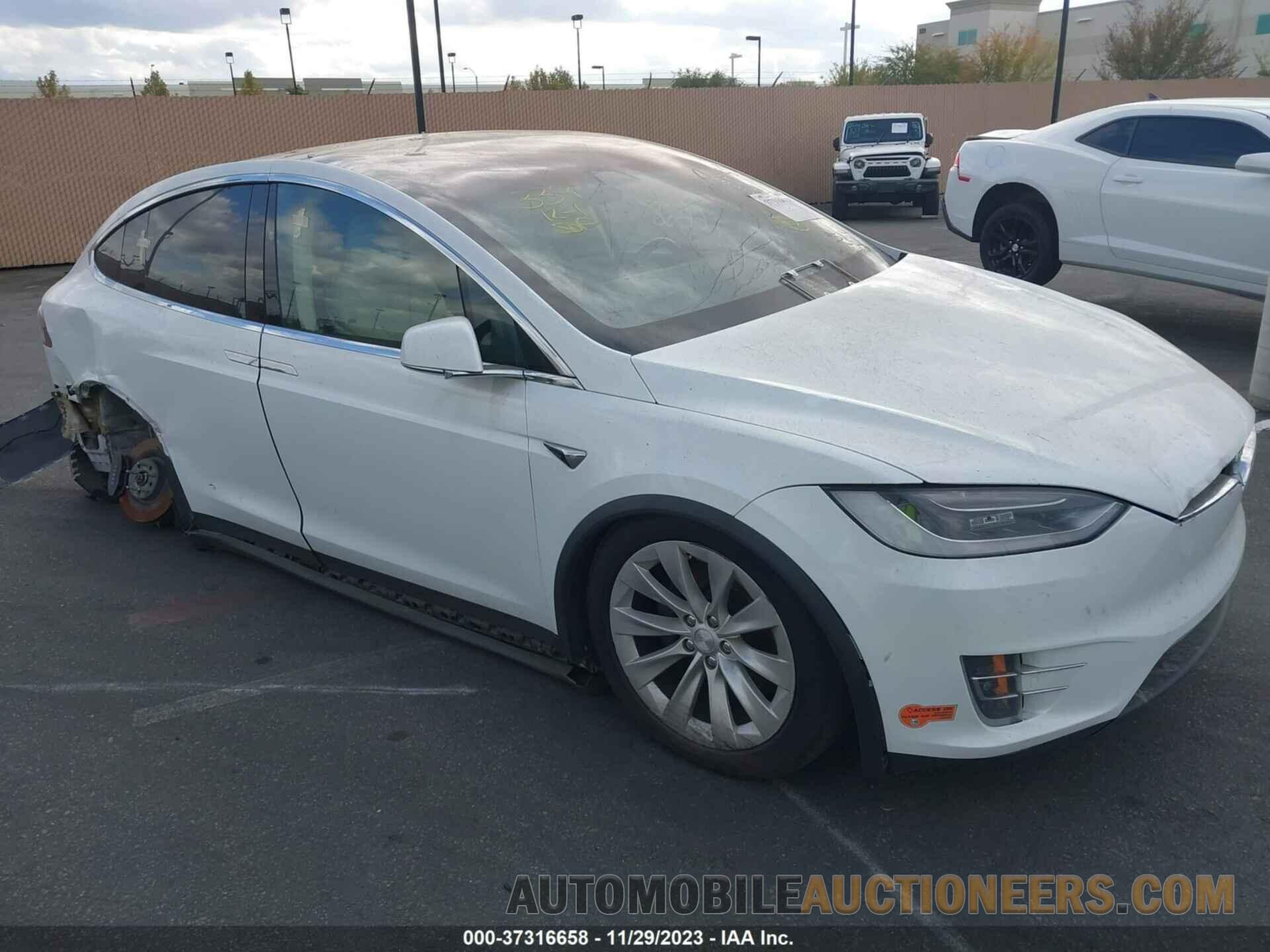 5YJXCBE24JF115912 TESLA MODEL X 2018