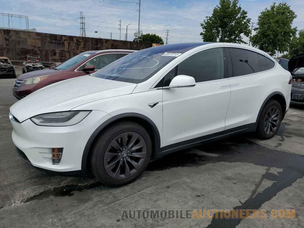 5YJXCBE24JF133584 TESLA MODEL X 2018