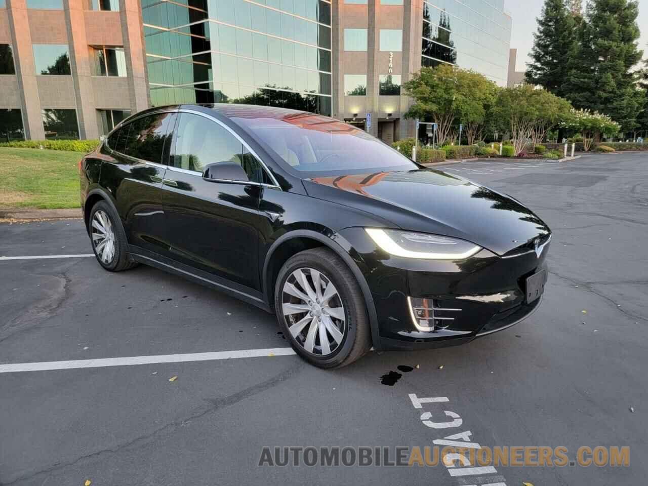 5YJXCBE24KF160768 TESLA MODEL X 2019