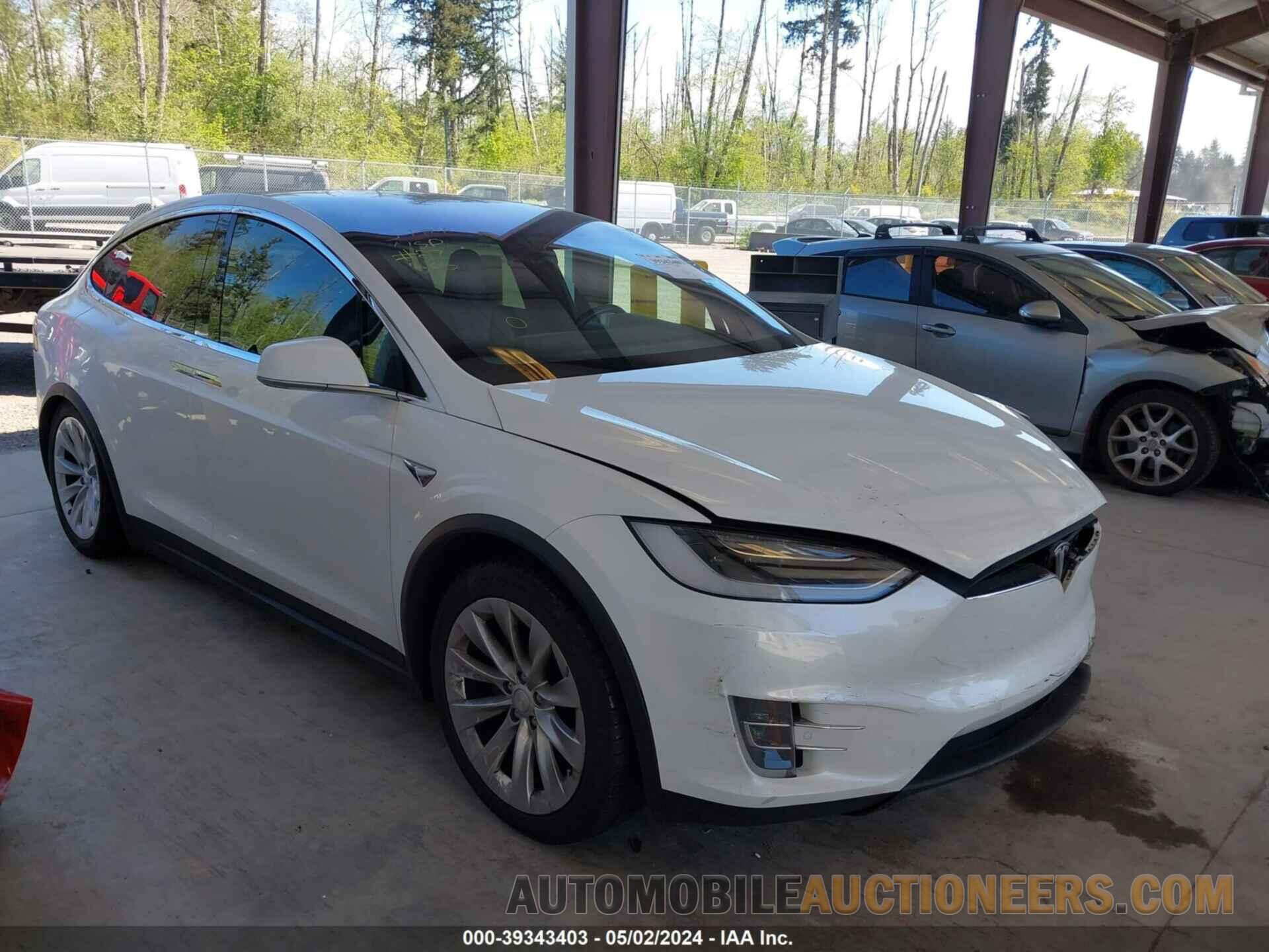 5YJXCBE25HF045685 TESLA MODEL X 2017