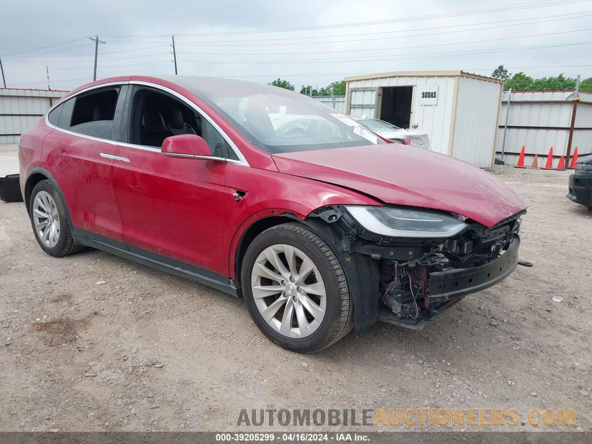 5YJXCBE25HF050000 TESLA MODEL X 2017