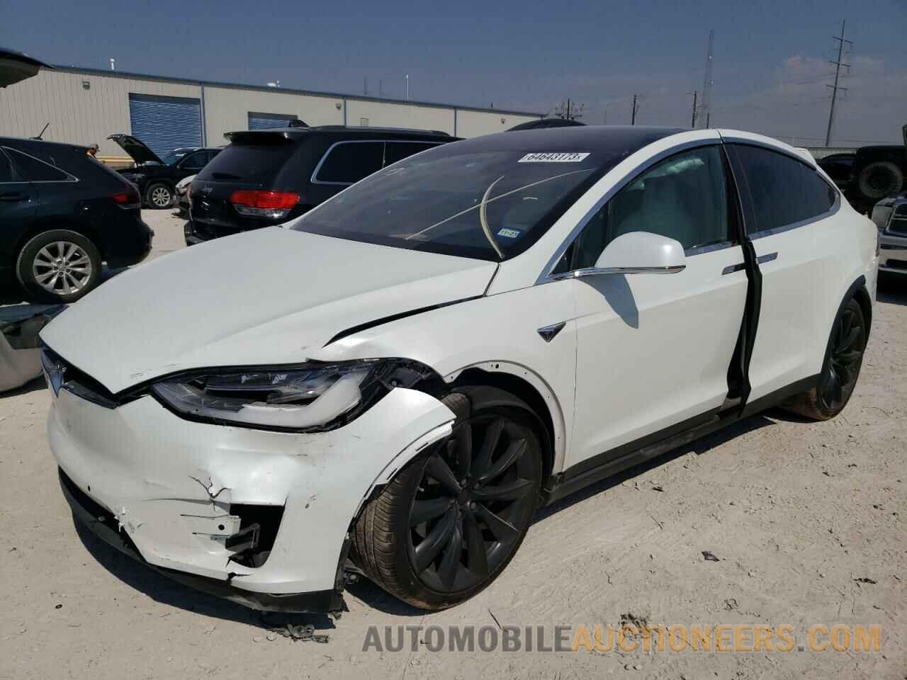 5YJXCBE25HF067055 TESLA MODEL X 2017