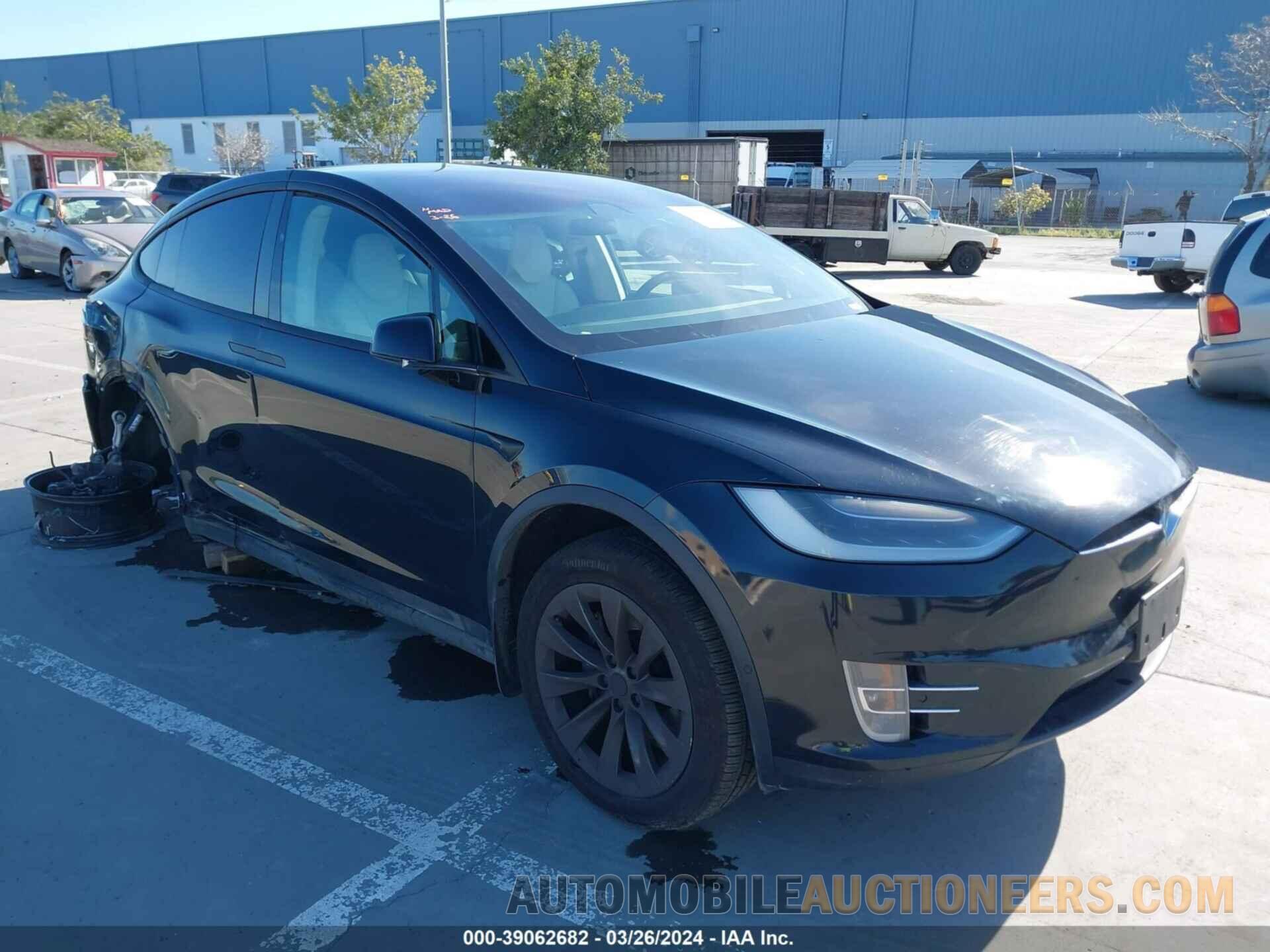 5YJXCBE25JF090163 TESLA MODEL X 2018