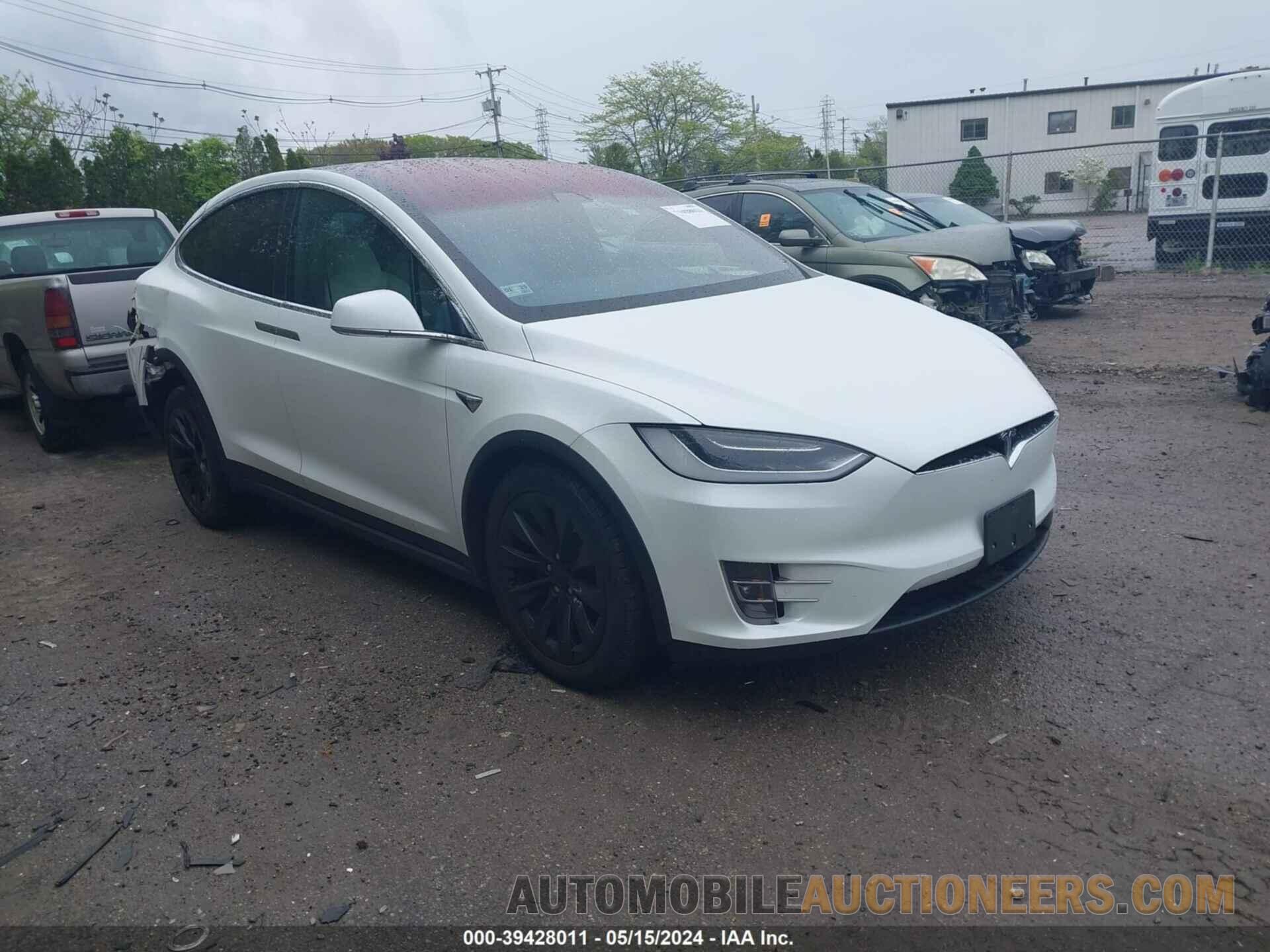 5YJXCBE25JF103638 TESLA MODEL X 2018