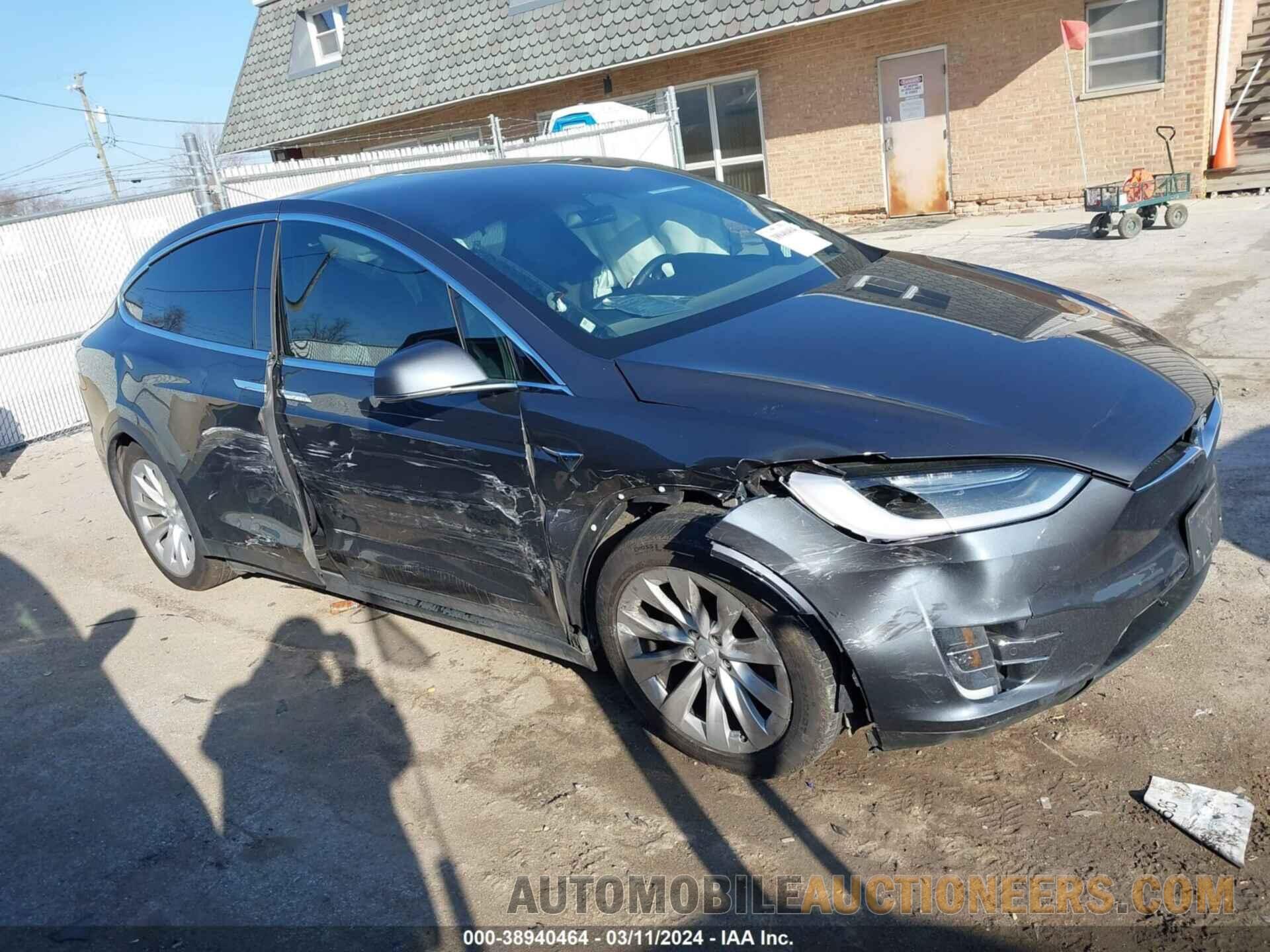 5YJXCBE25JF117832 TESLA MODEL X 2018